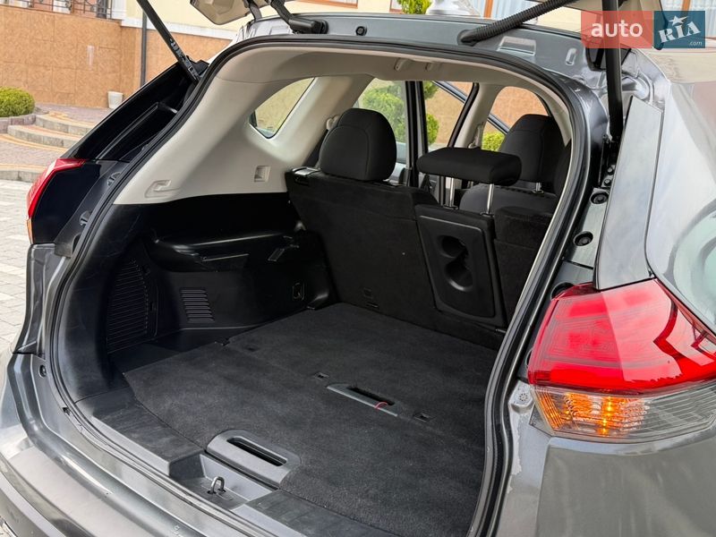 Внедорожник / Кроссовер Nissan Rogue 2017 в Дрогобыче