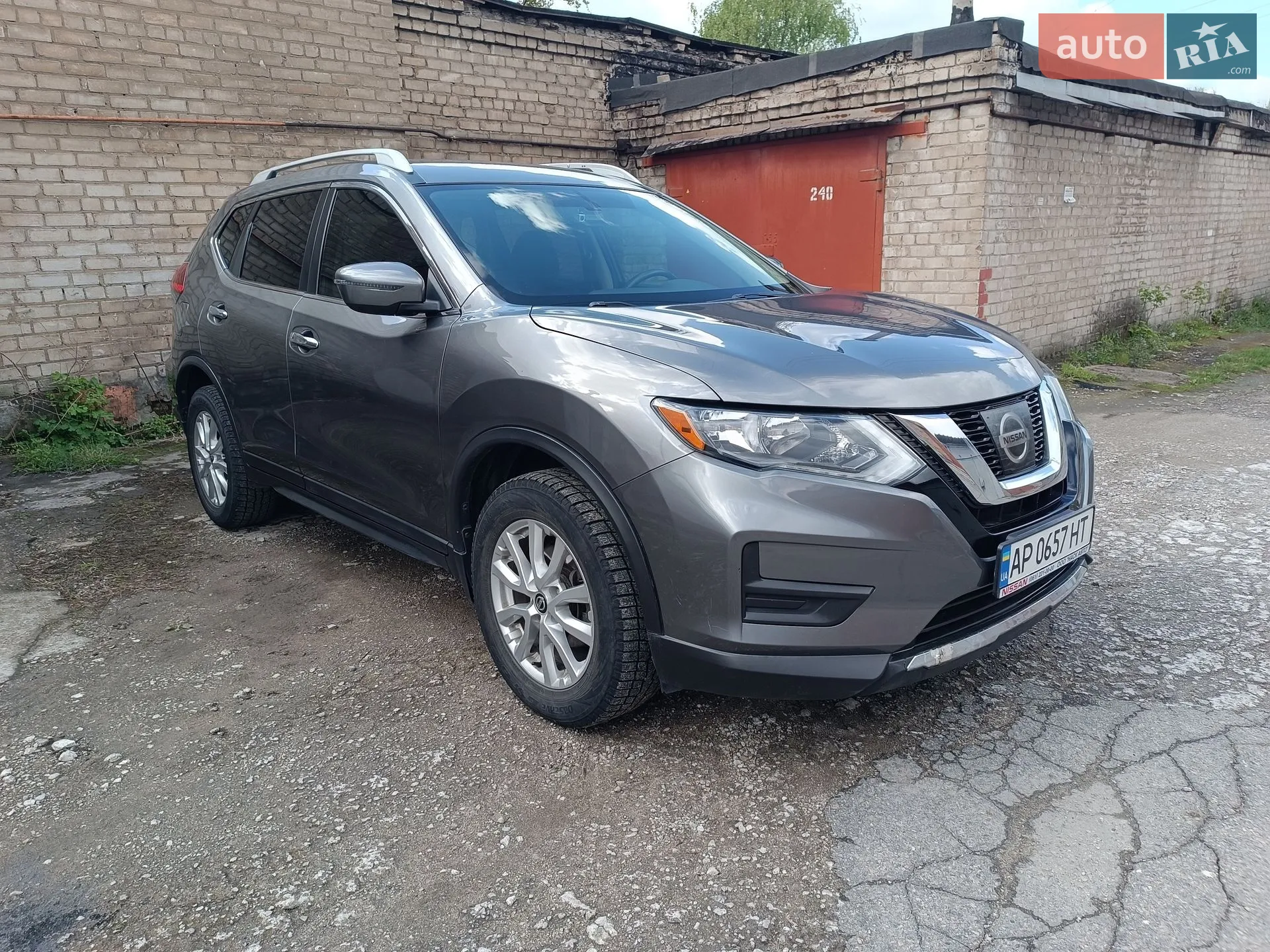 2017 Nissan Rogue - фото 1