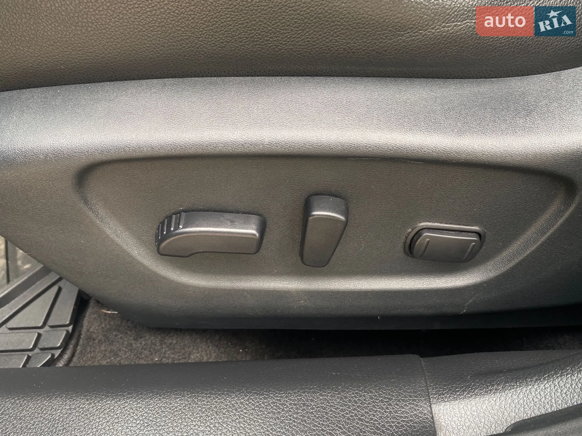 2019 Nissan Rogue - мініатюра 18