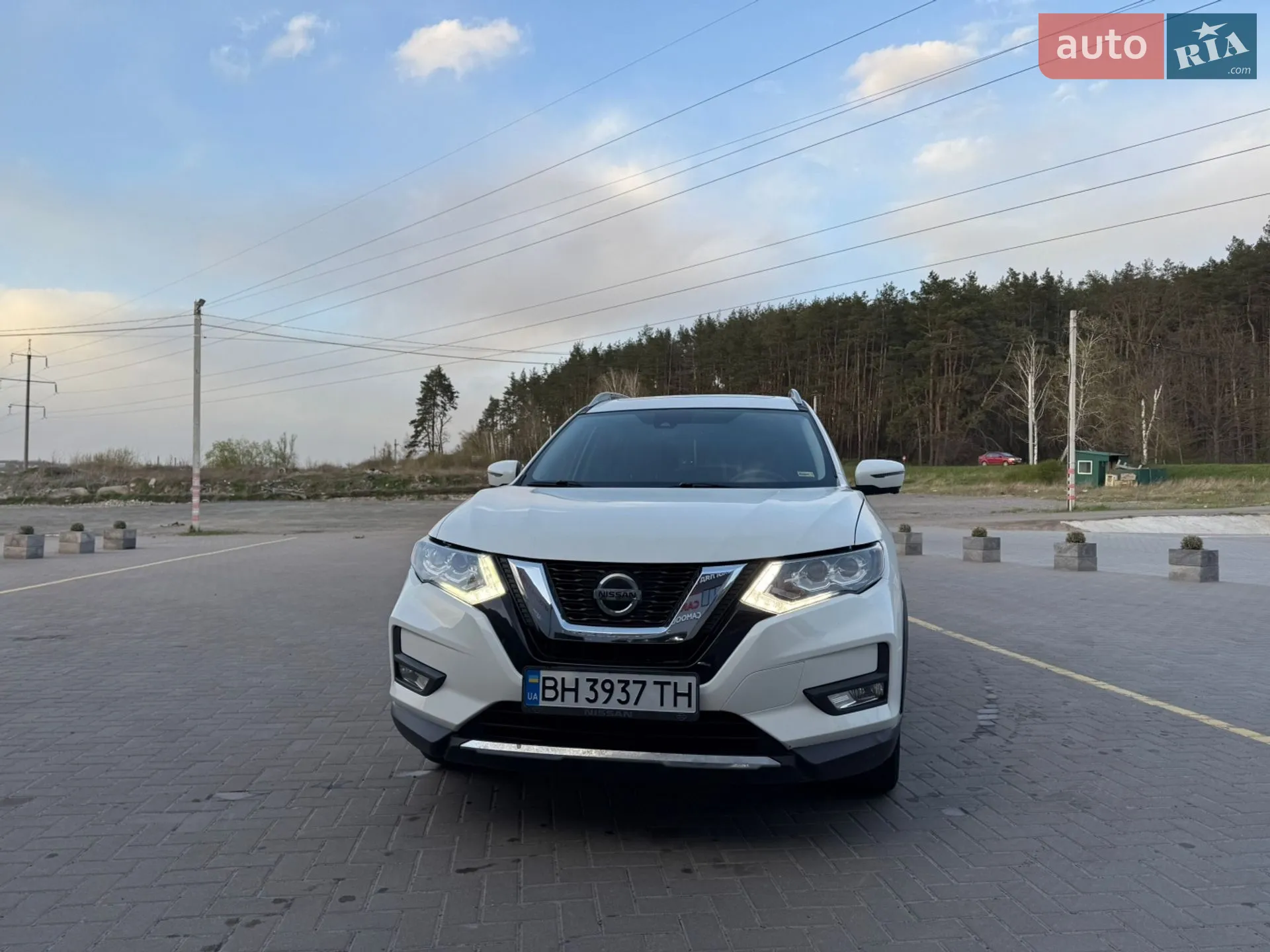 2019 Nissan Rogue - мініатюра 2
