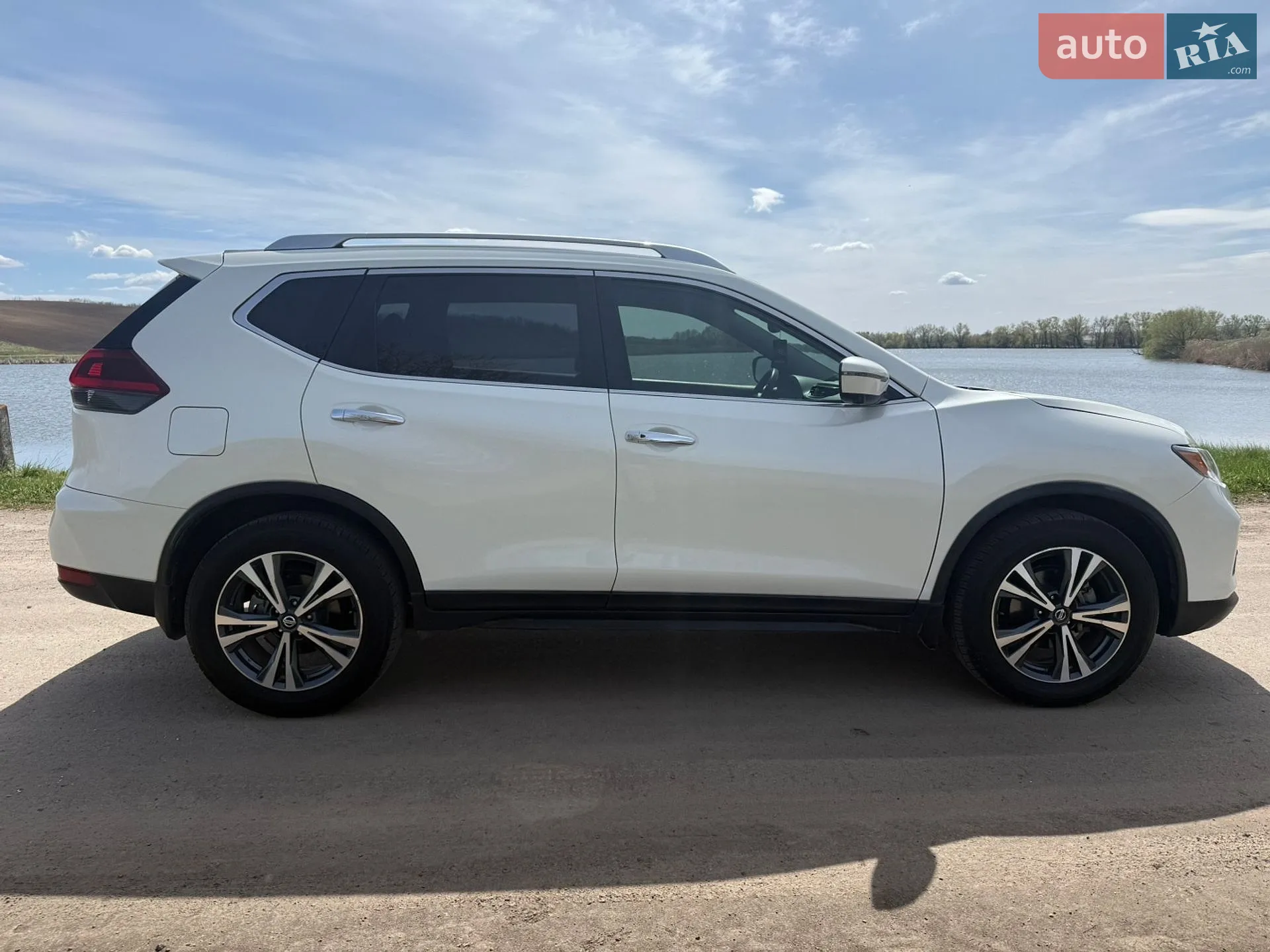 2019 Nissan Rogue - мініатюра 3