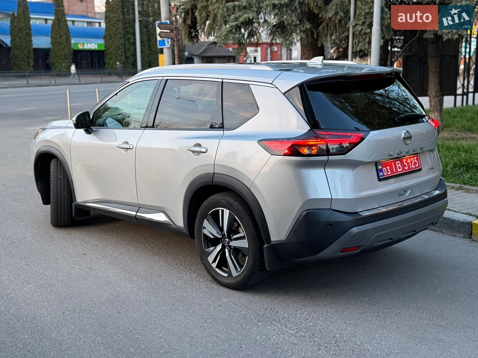 2021 Nissan Rogue - мініатюра 8
