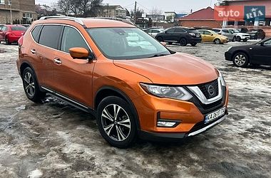 Внедорожник / Кроссовер Nissan Rogue 2017 в Киеве