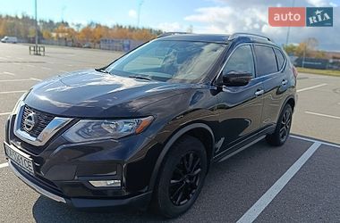 Внедорожник / Кроссовер Nissan Rogue 2016 в Киеве