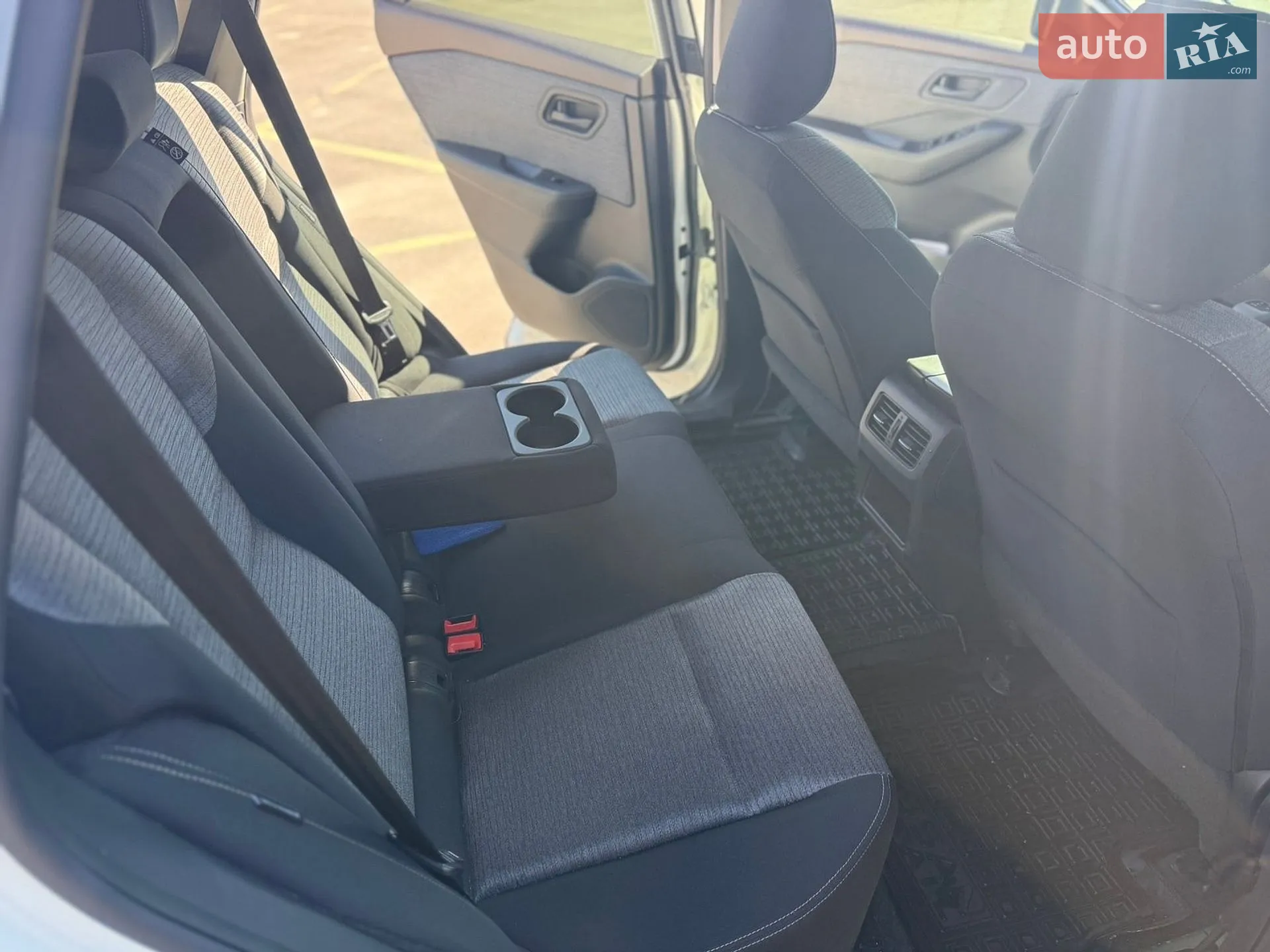 2020 Nissan Rogue - мініатюра 6