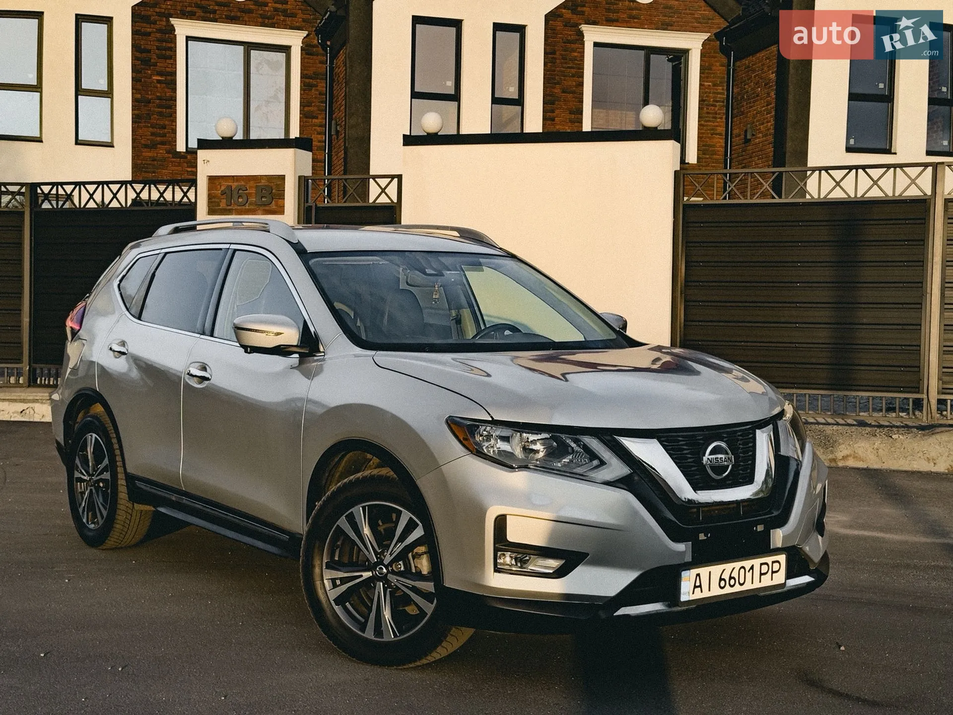 2017 Nissan Rogue - мініатюра 2