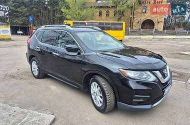 Позашляховик / Кросовер Nissan Rogue 2017 в Києві