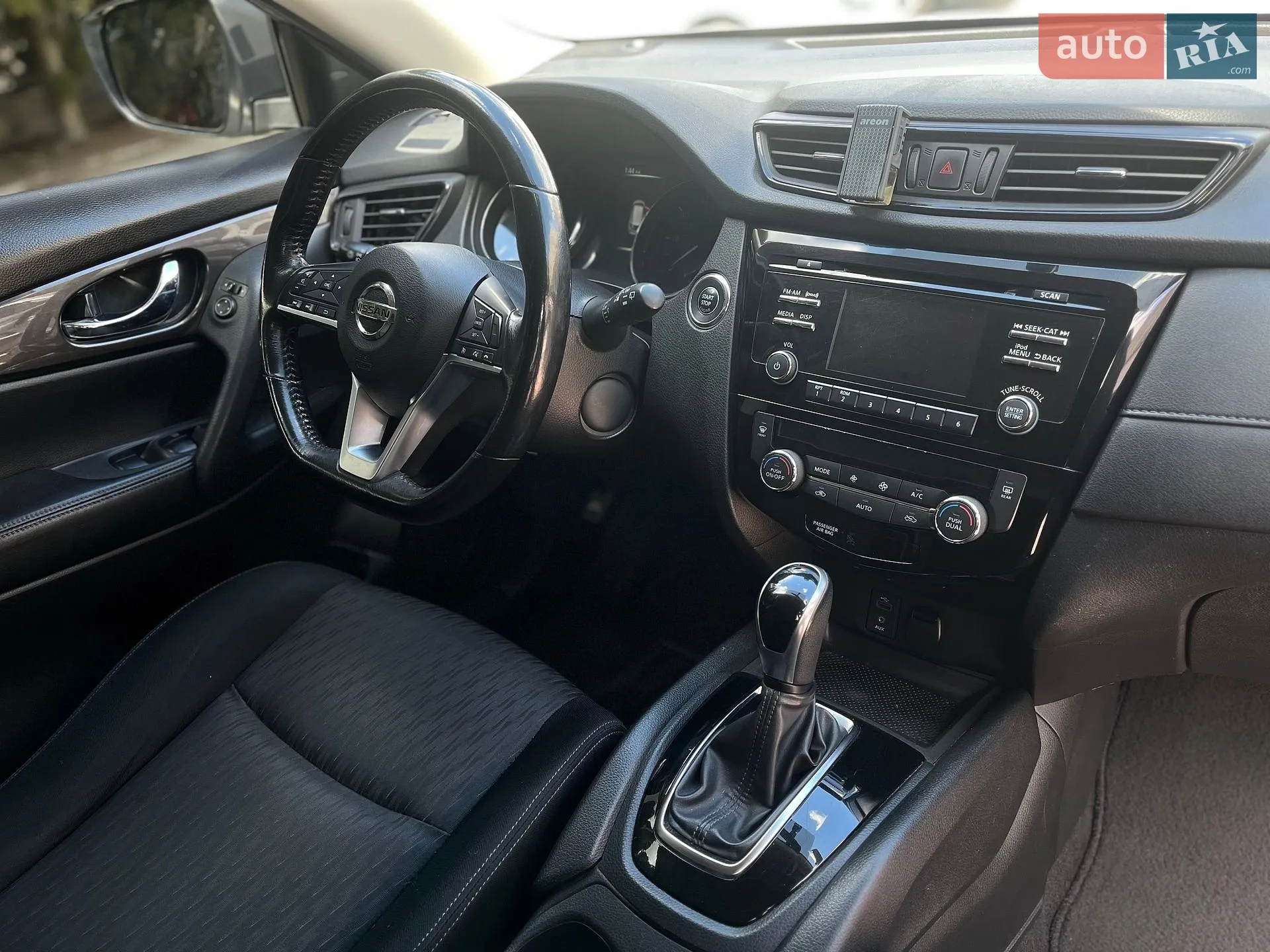 2017 Nissan Rogue - мініатюра 28
