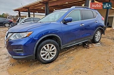Позашляховик / Кросовер Nissan Rogue 2017 в Львові