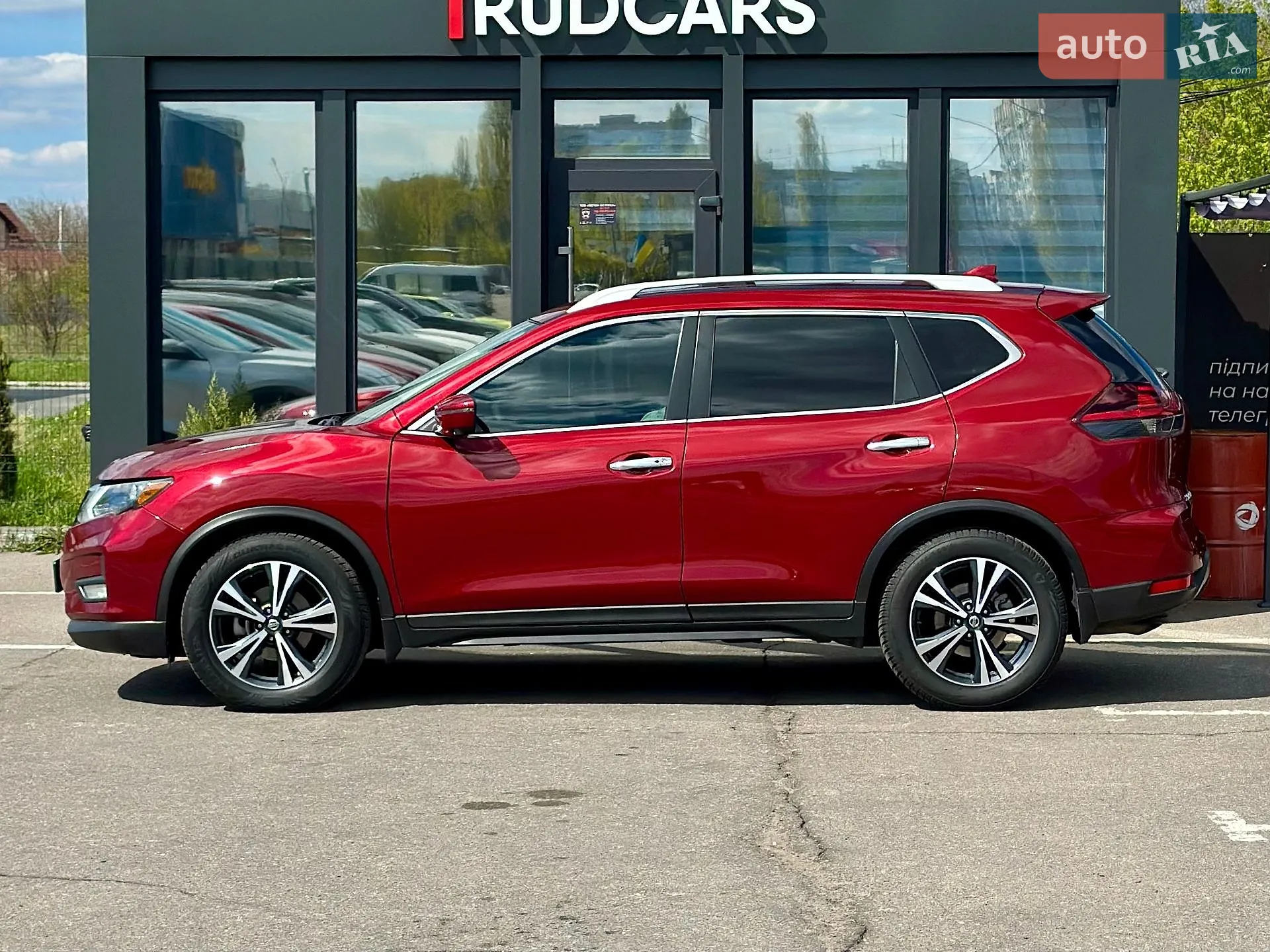 2019 Nissan Rogue - мініатюра 2