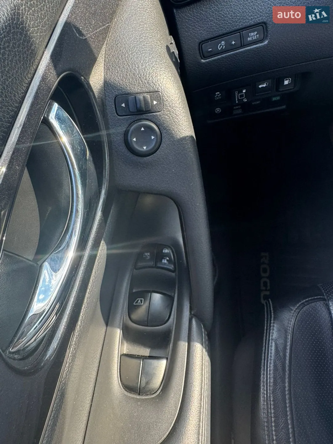2018 Nissan Rogue - мініатюра 31