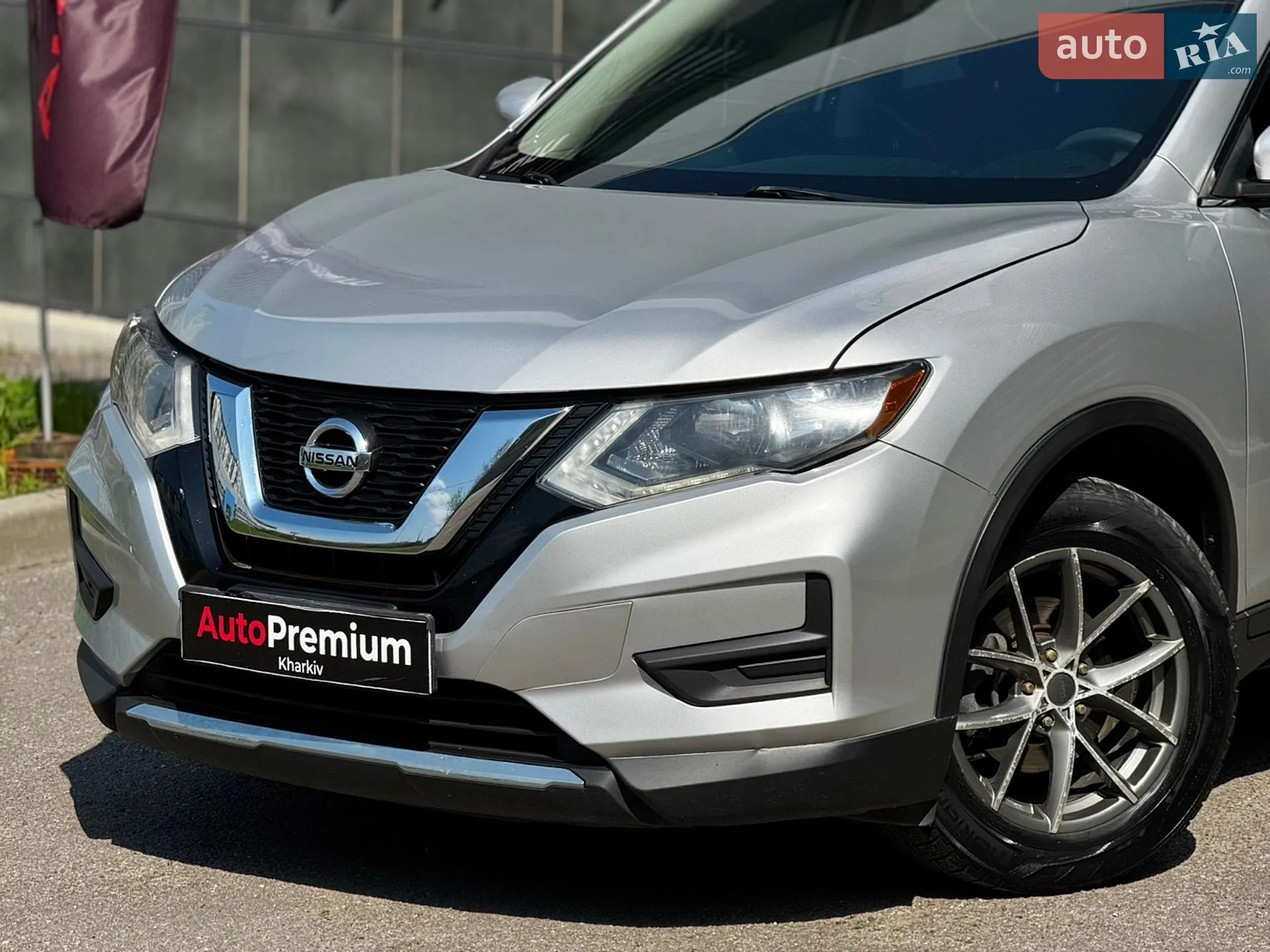 2017 Nissan Rogue - мініатюра 2
