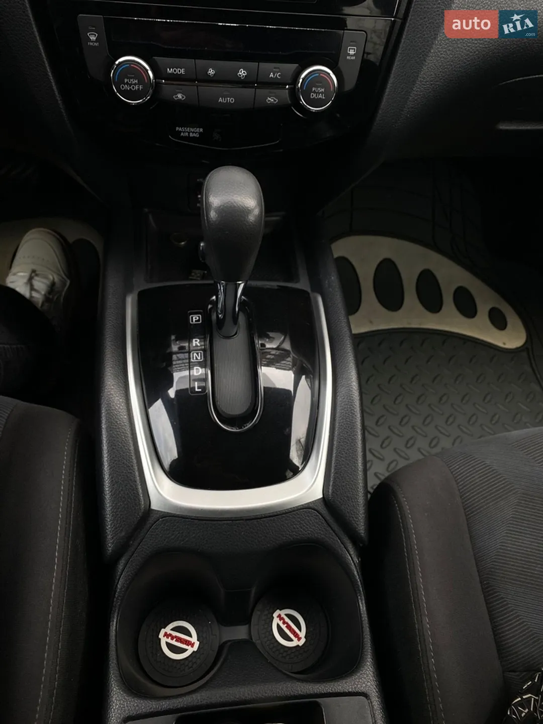 2016 Nissan Rogue - мініатюра 9