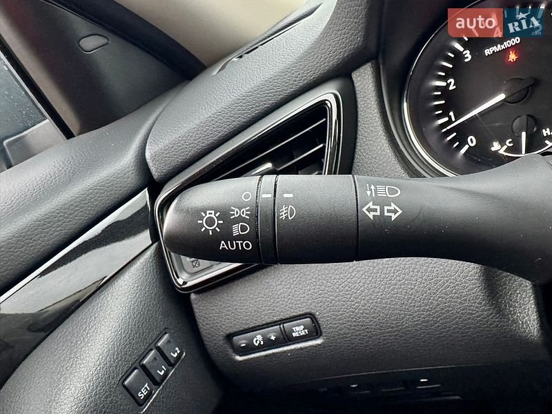 Внедорожник / Кроссовер Nissan Rogue 2019 в Киеве