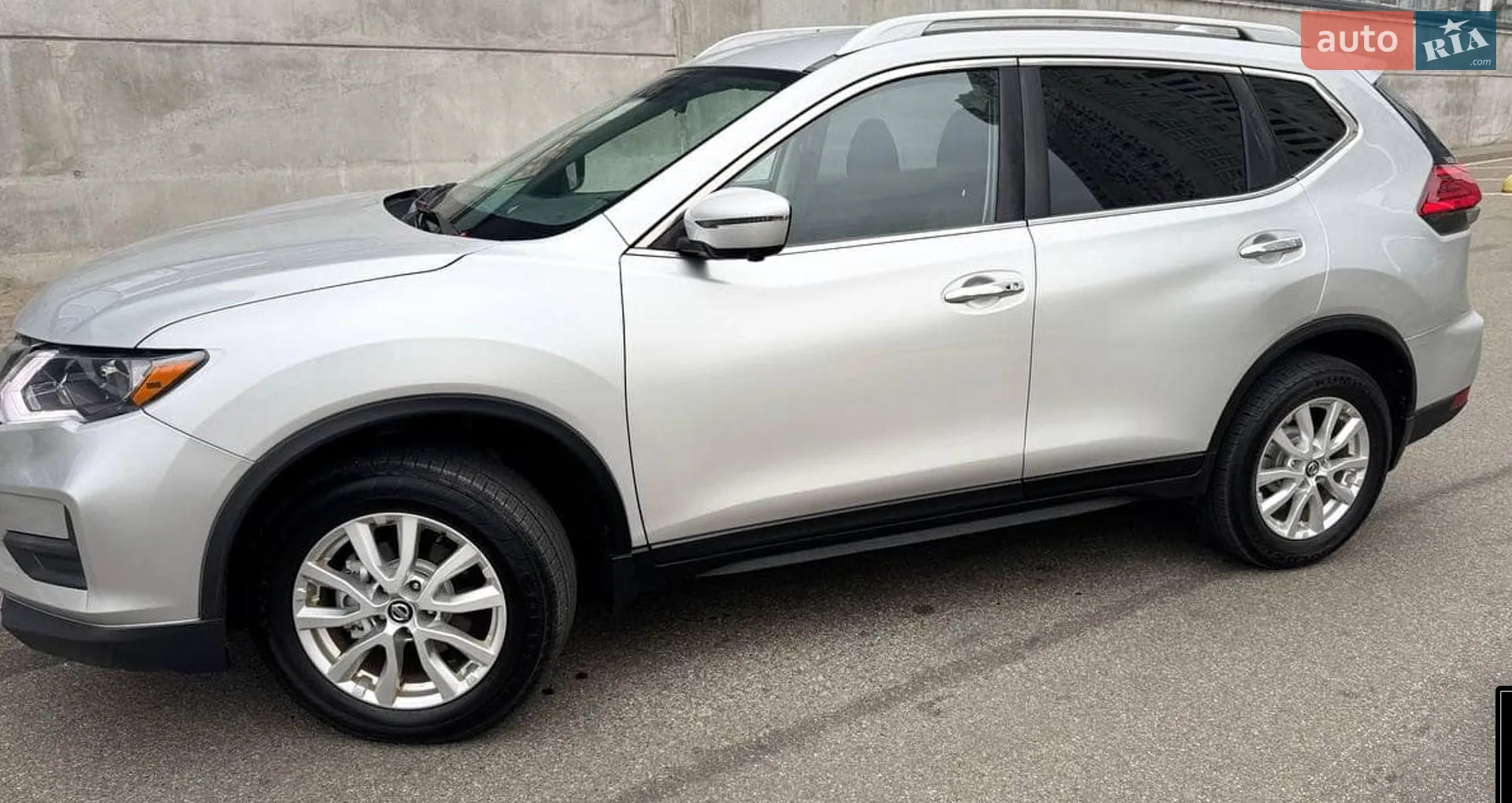 2017 Nissan Rogue - мініатюра 2