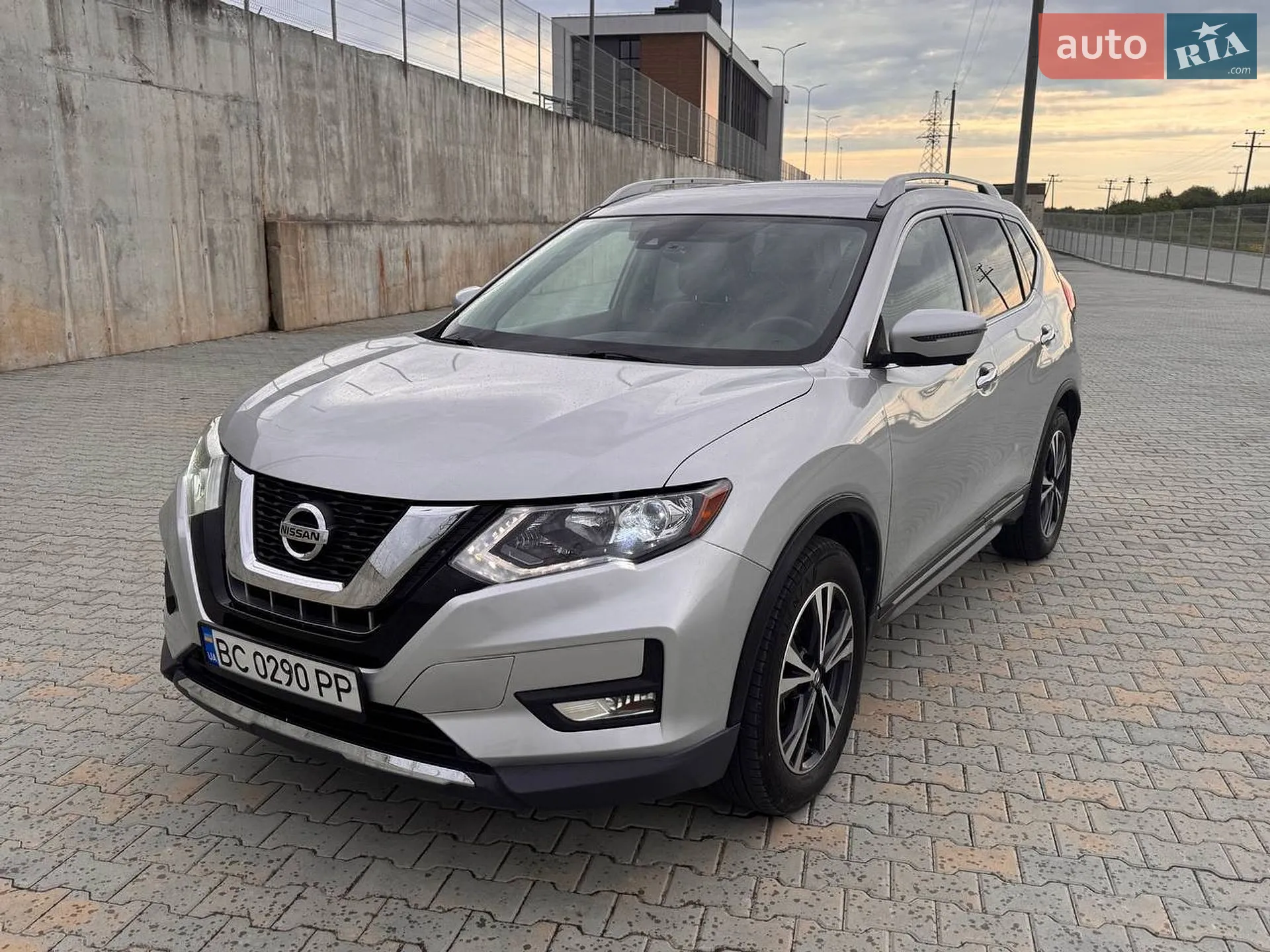 2017 Nissan Rogue - фото 1