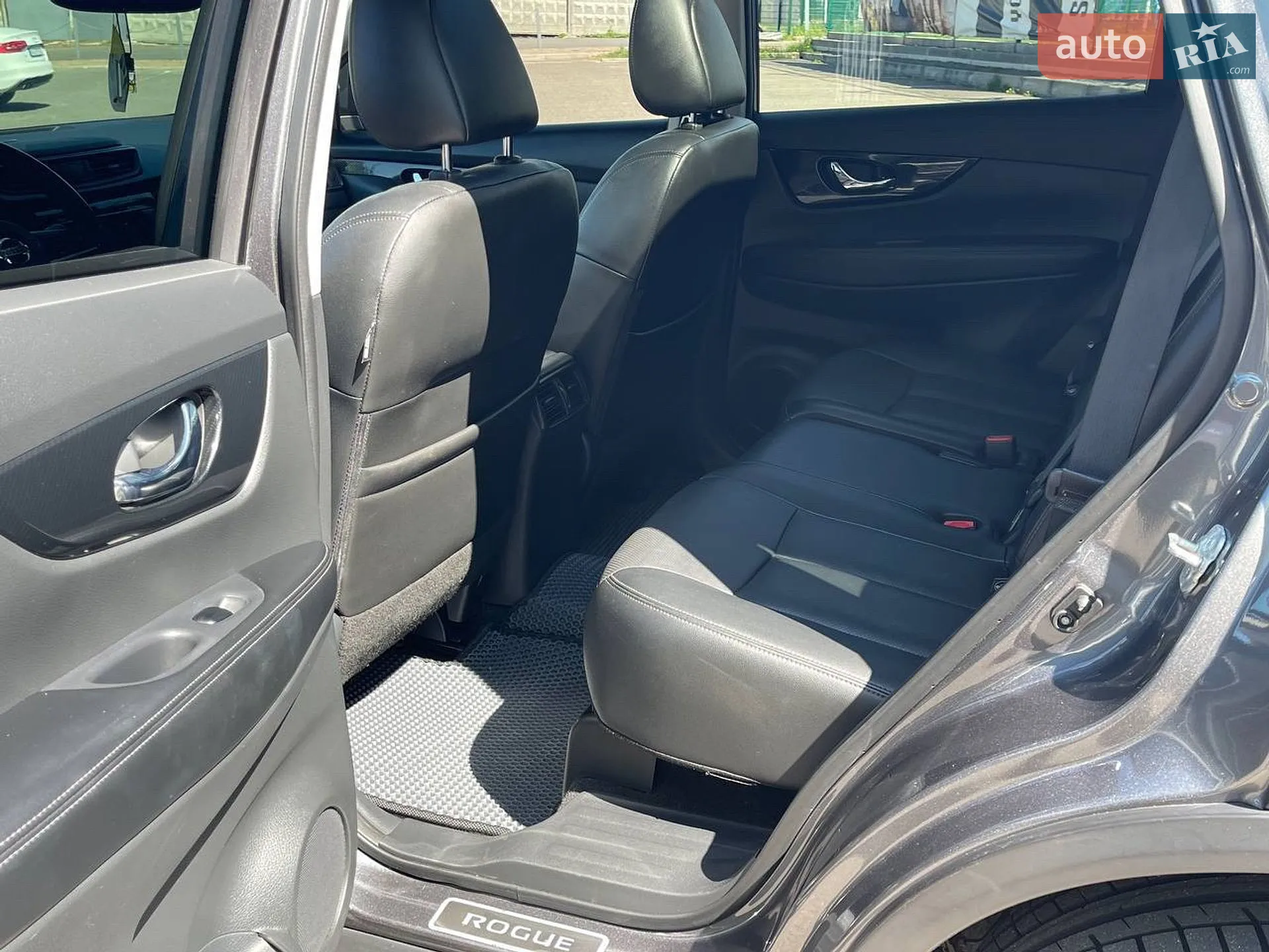 2018 Nissan Rogue - мініатюра 9