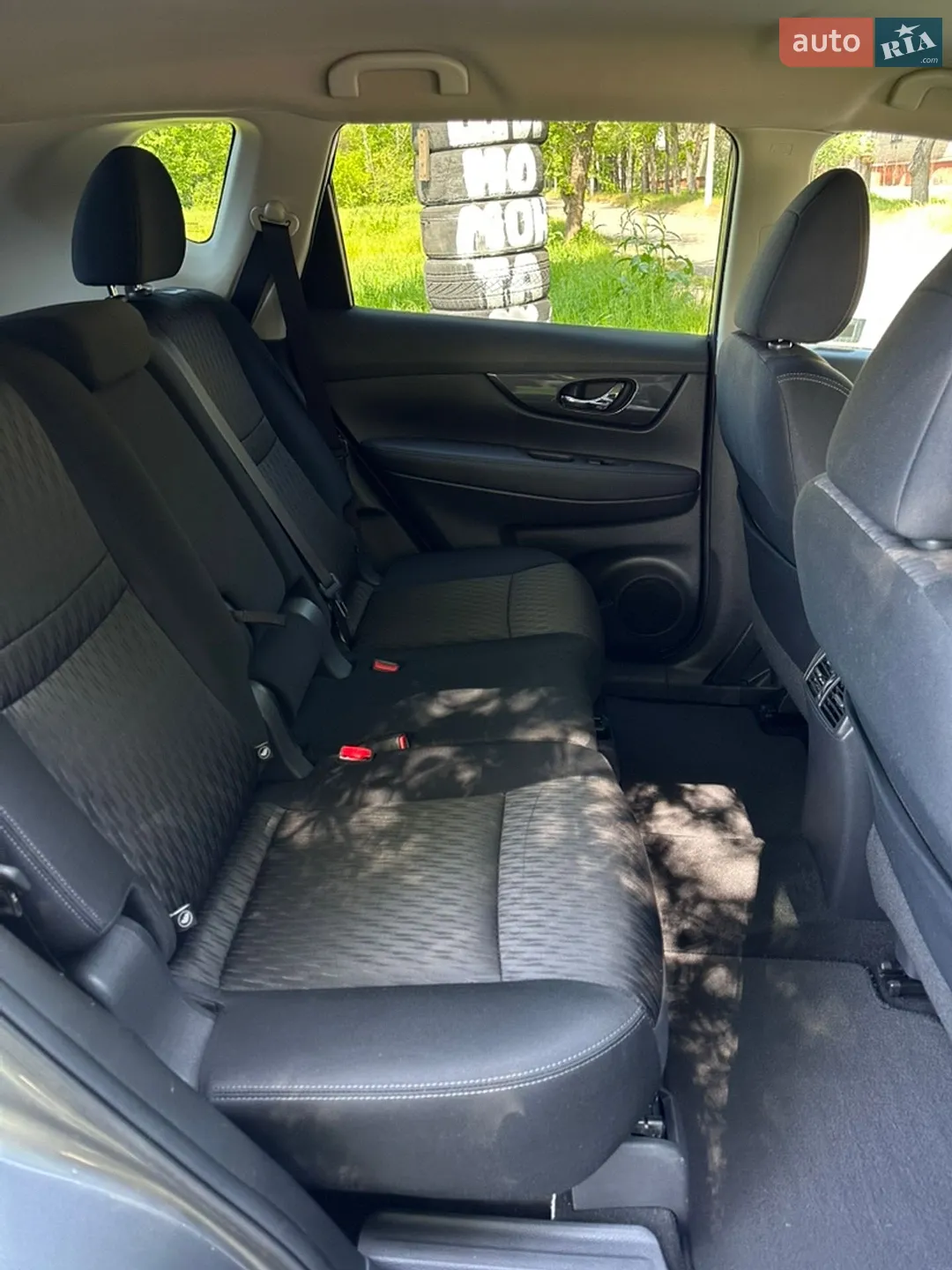 2017 Nissan Rogue - мініатюра 2