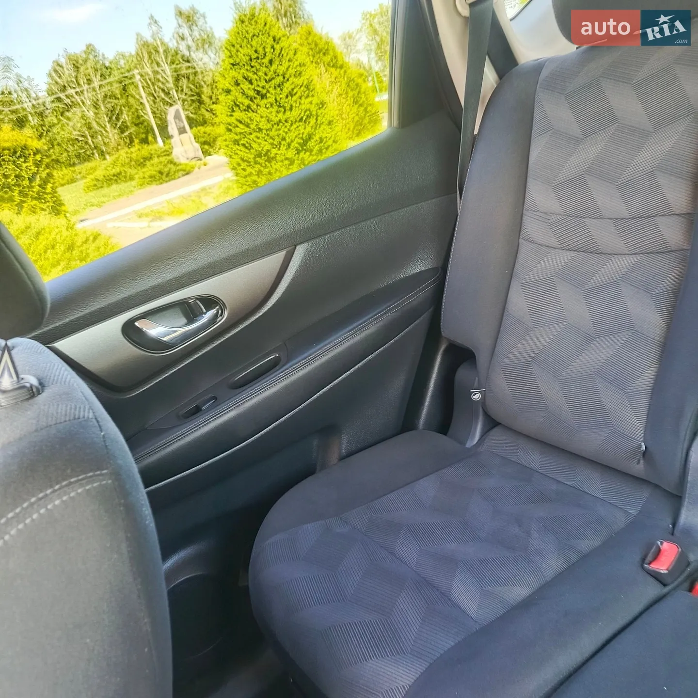 2016 Nissan Rogue - мініатюра 14