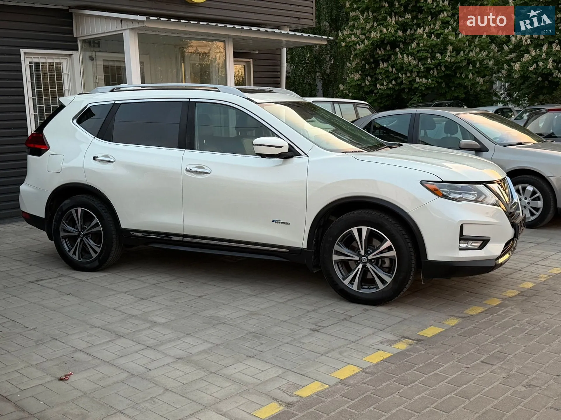 2017 Nissan Rogue - мініатюра 2