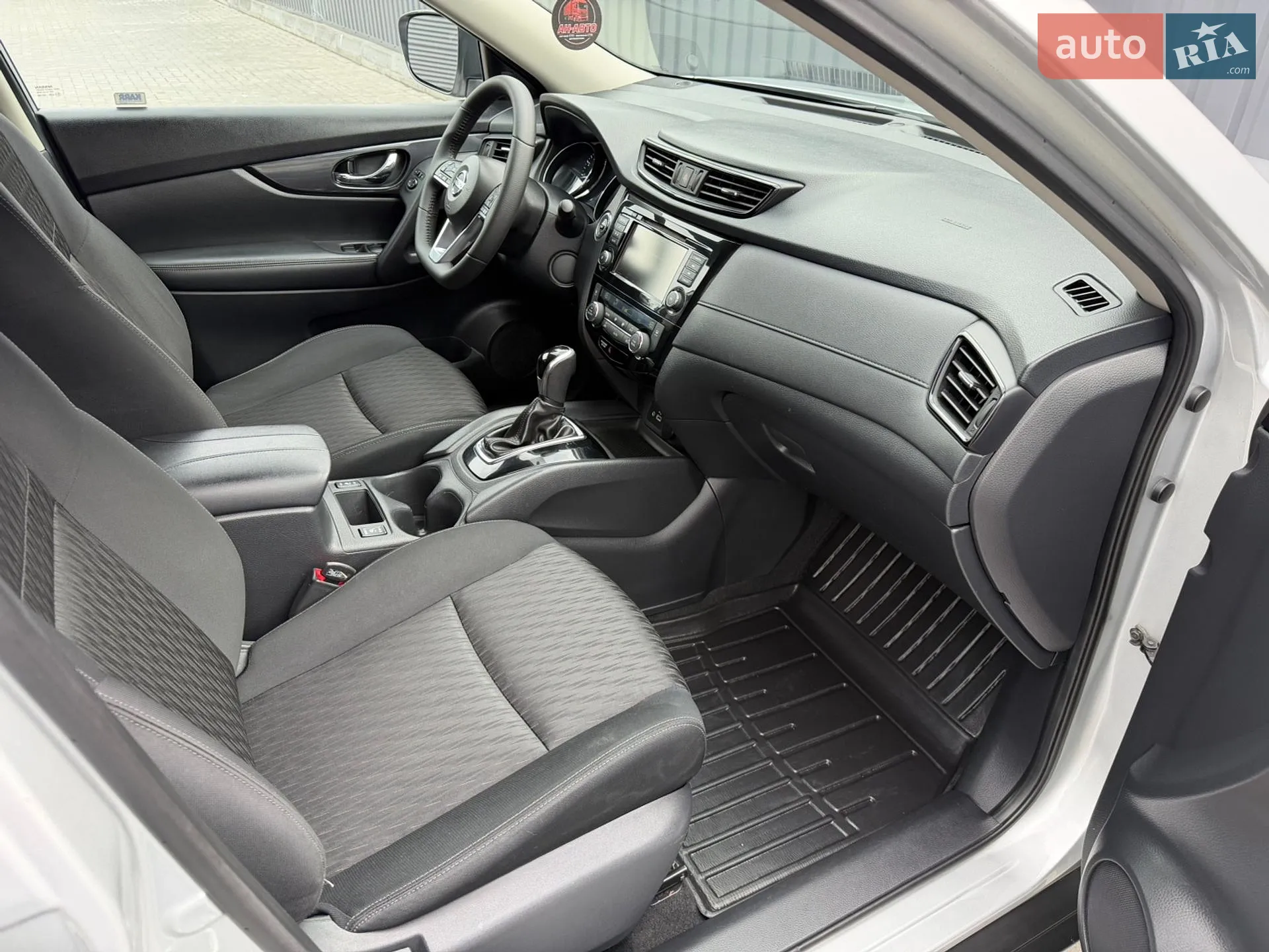 2017 Nissan Rogue - мініатюра 27
