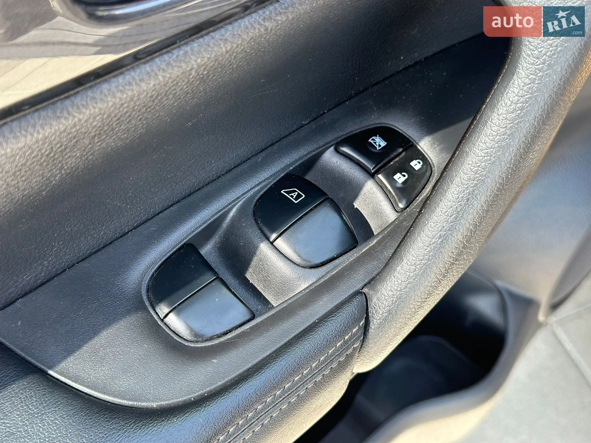 2019 Nissan Rogue - мініатюра 10