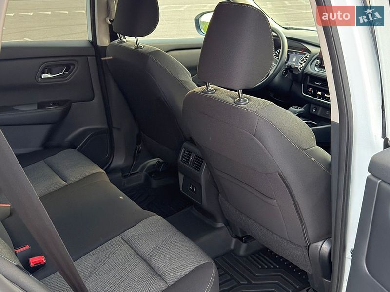 Внедорожник / Кроссовер Nissan Rogue 2024 в Ровно