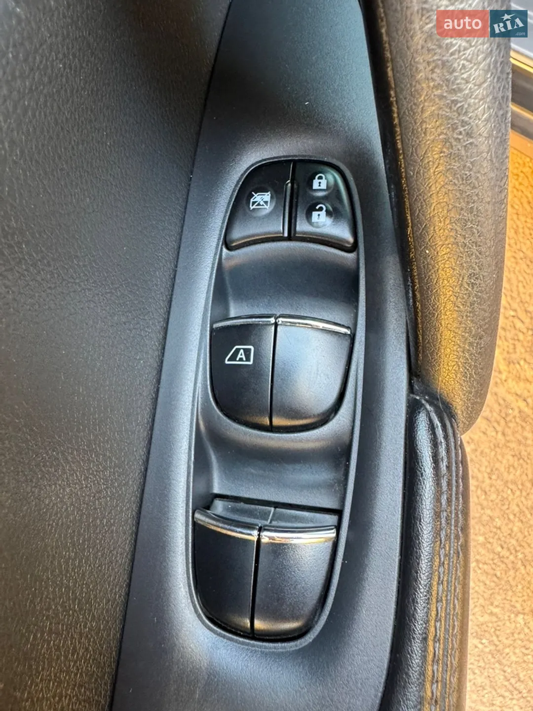 2016 Nissan Rogue - мініатюра 16