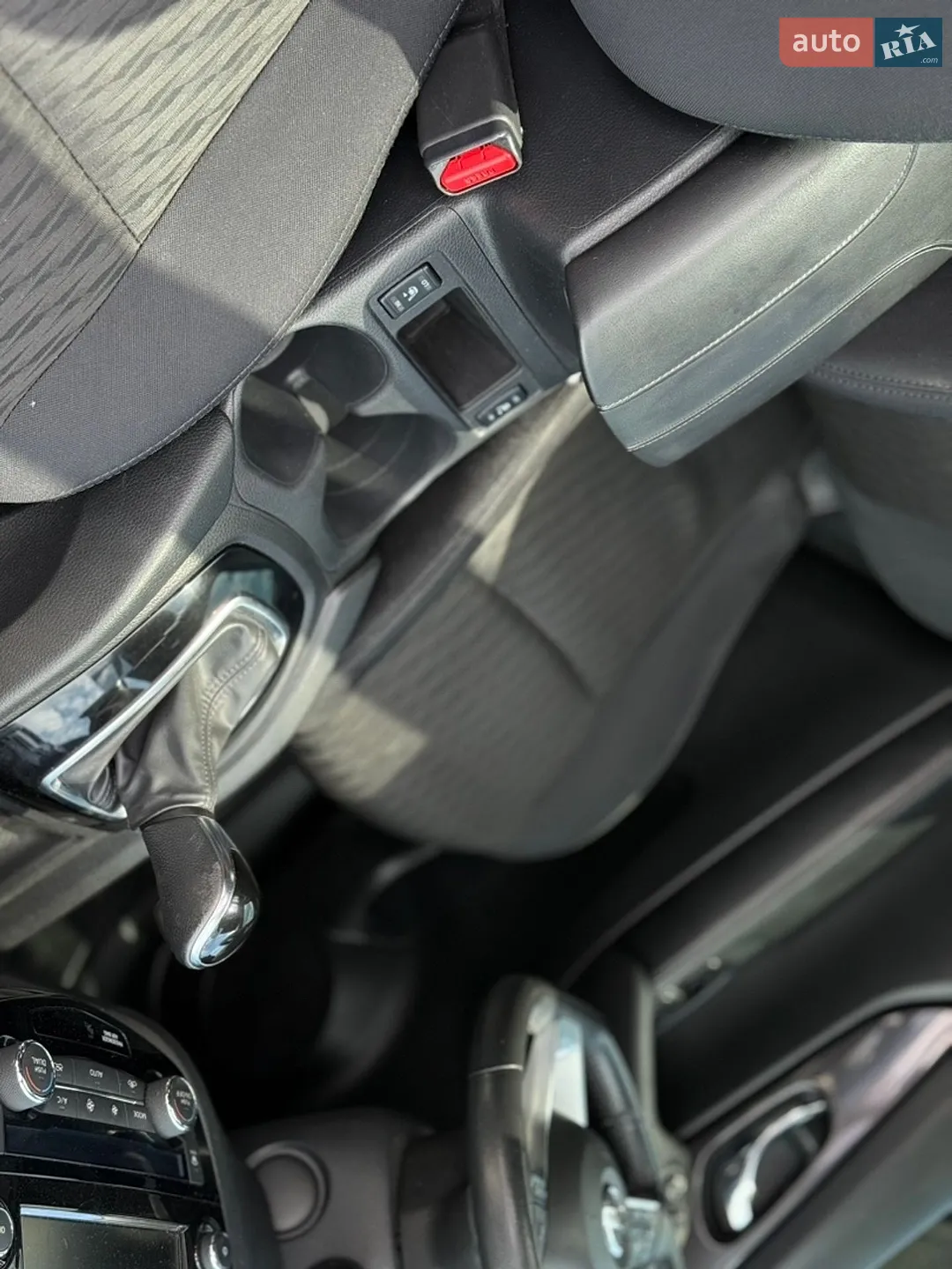 2018 Nissan Rogue - мініатюра 15