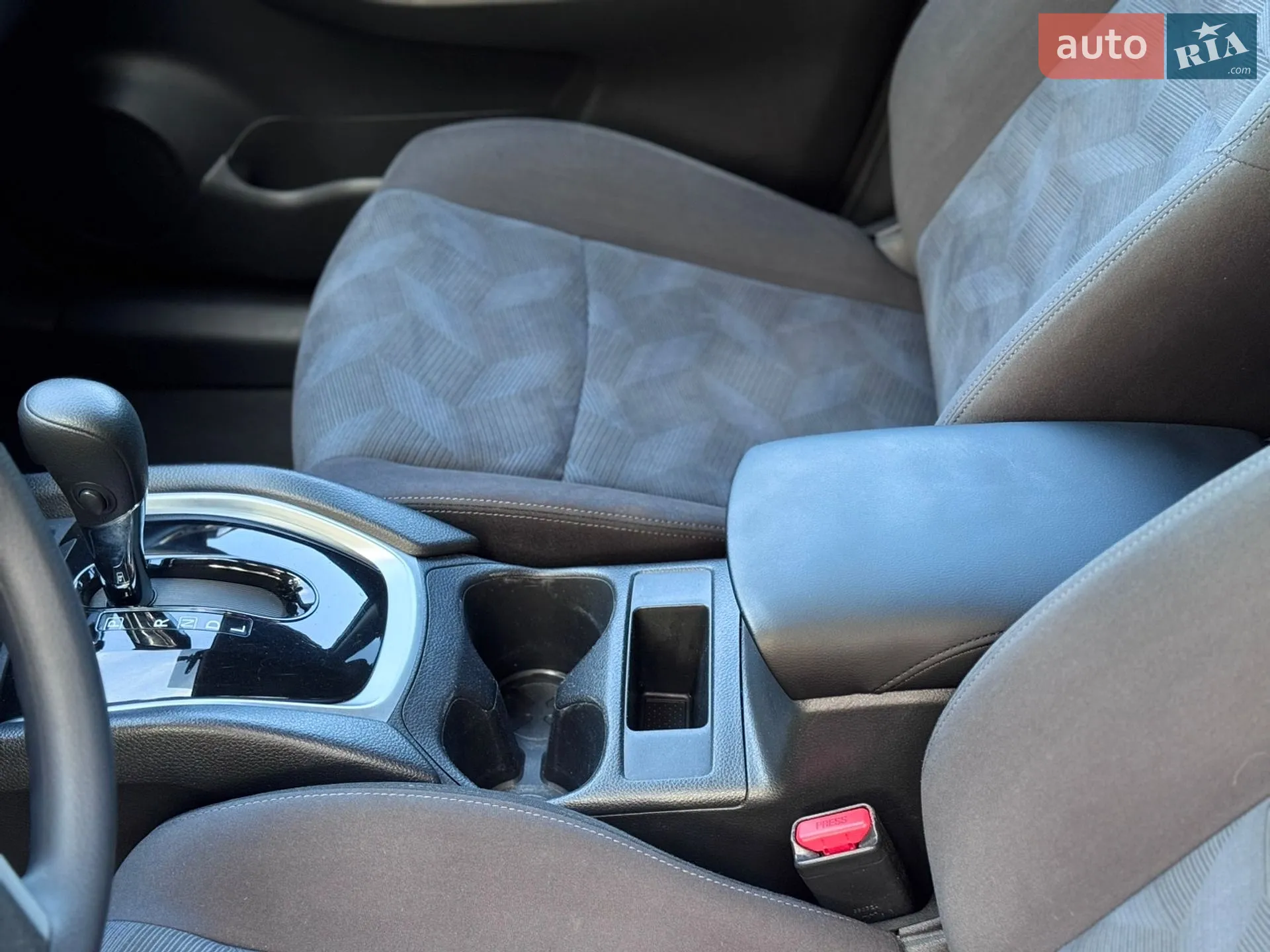 2016 Nissan Rogue - мініатюра 38