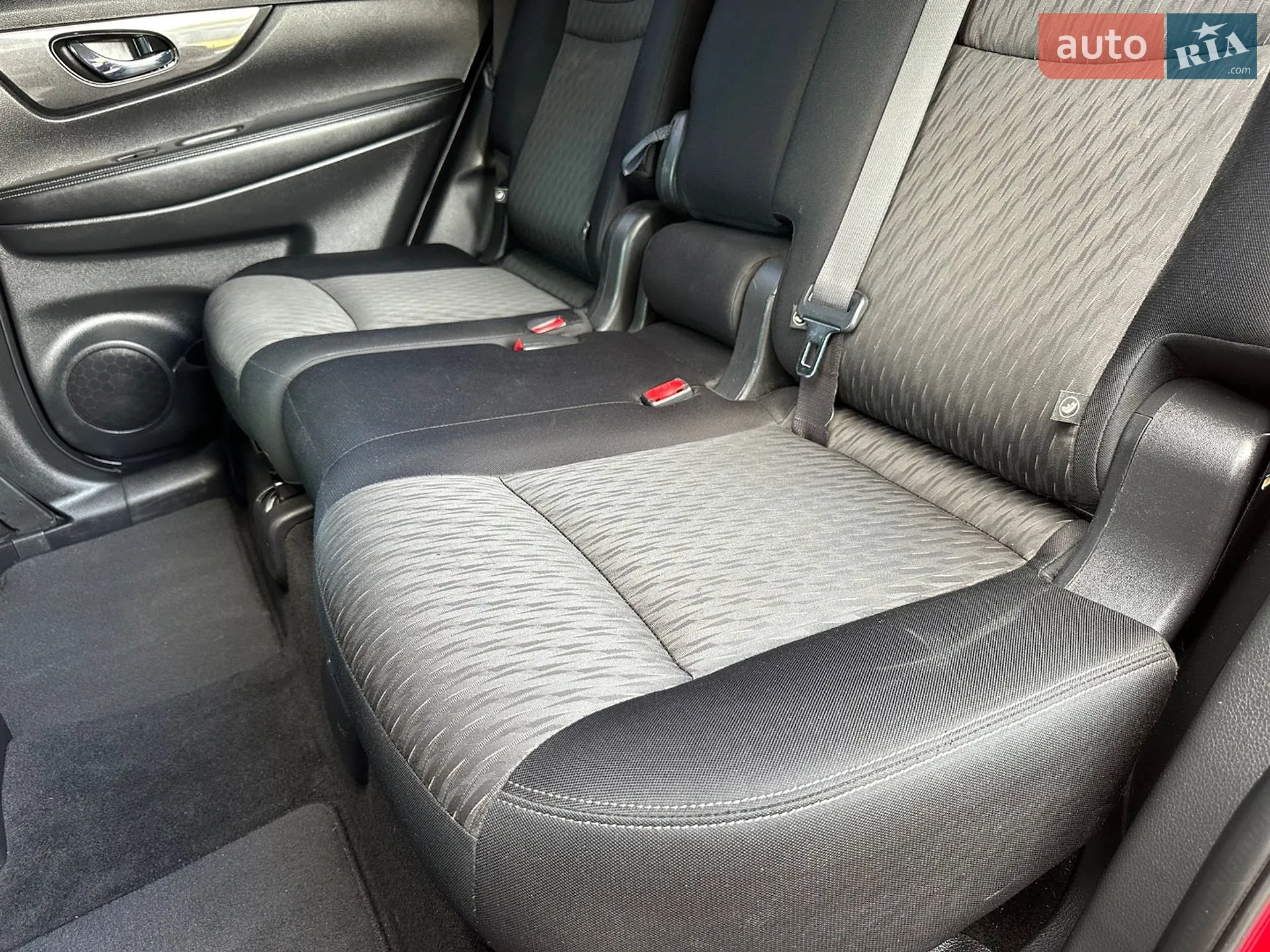 2016 Nissan Rogue - мініатюра 38