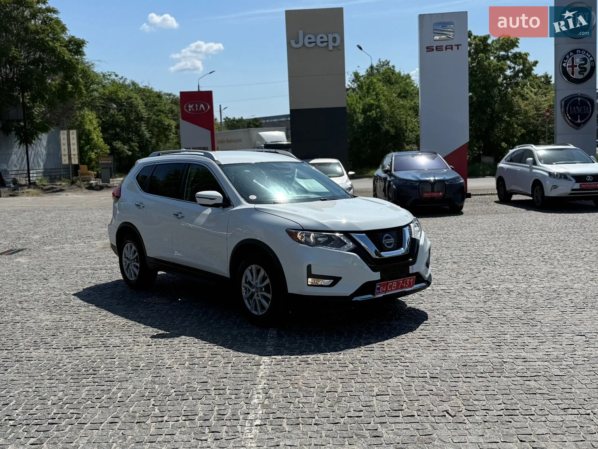 2017 Nissan Rogue - мініатюра 2