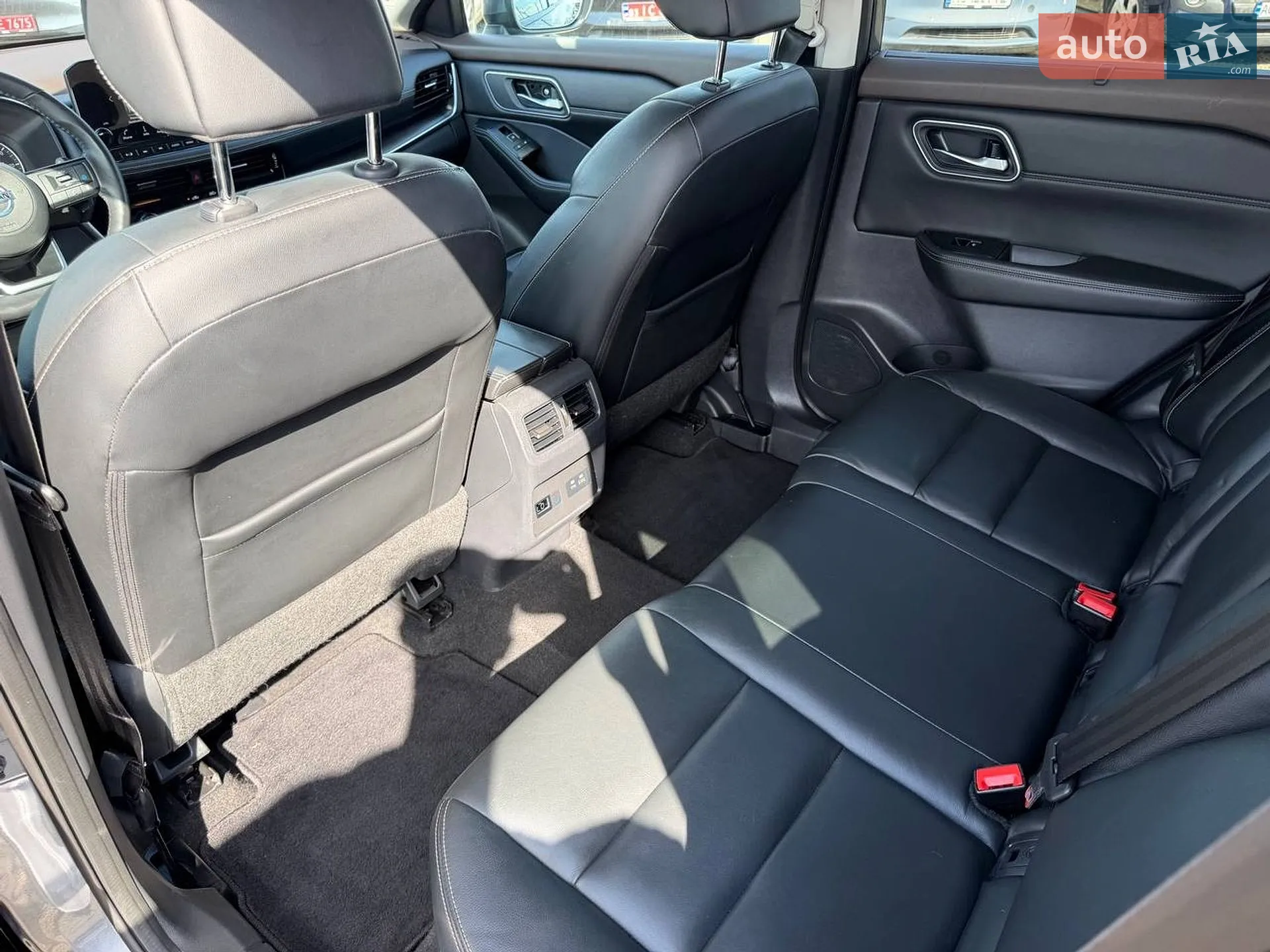 2021 Nissan Rogue - мініатюра 4
