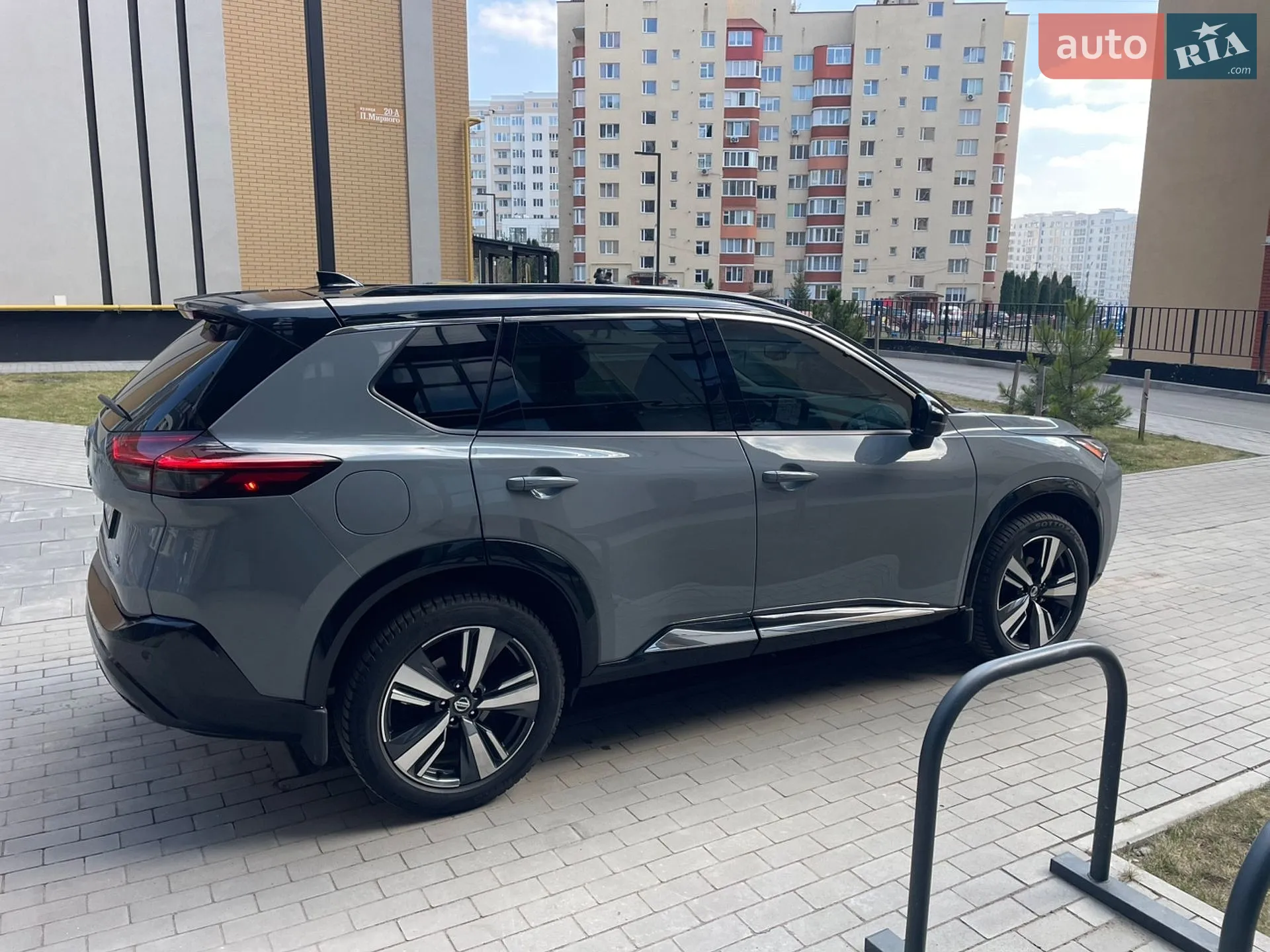 2021 Nissan Rogue - мініатюра 11