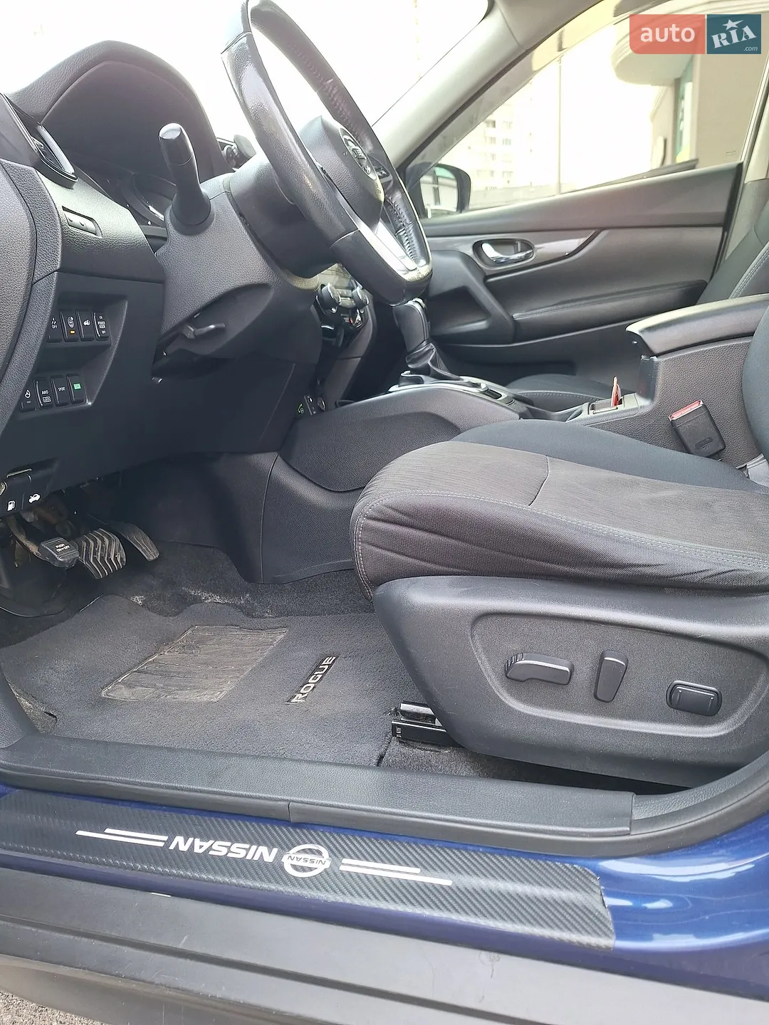 Nissan Rogue 2017 VIN 5N1AT2MV6HC793517 фото оголошення 6 з 14