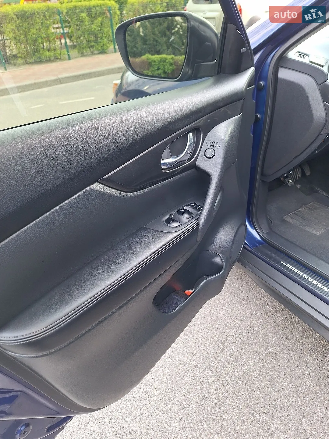 Nissan Rogue 2017 VIN 5N1AT2MV6HC793517 фото оголошення 5 з 14