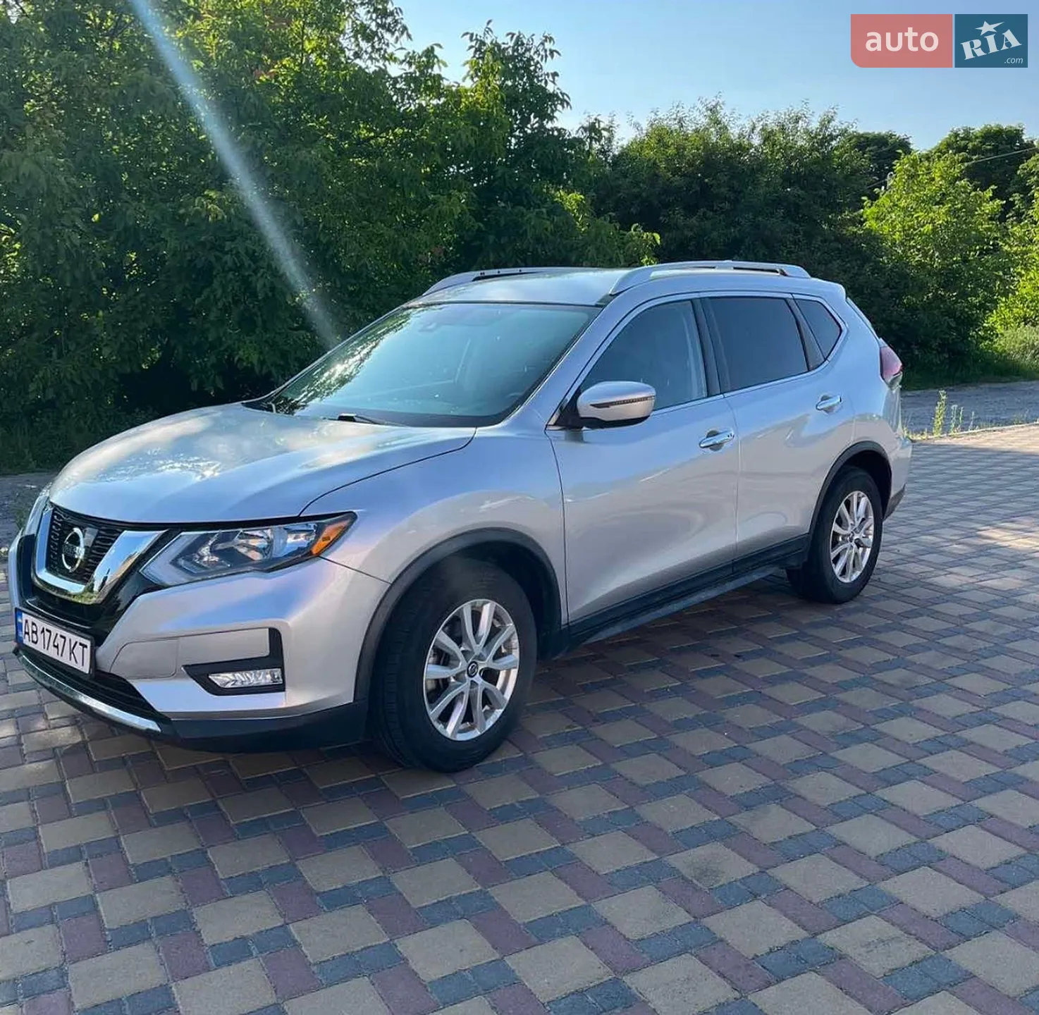 2019 Nissan Rogue - мініатюра 2