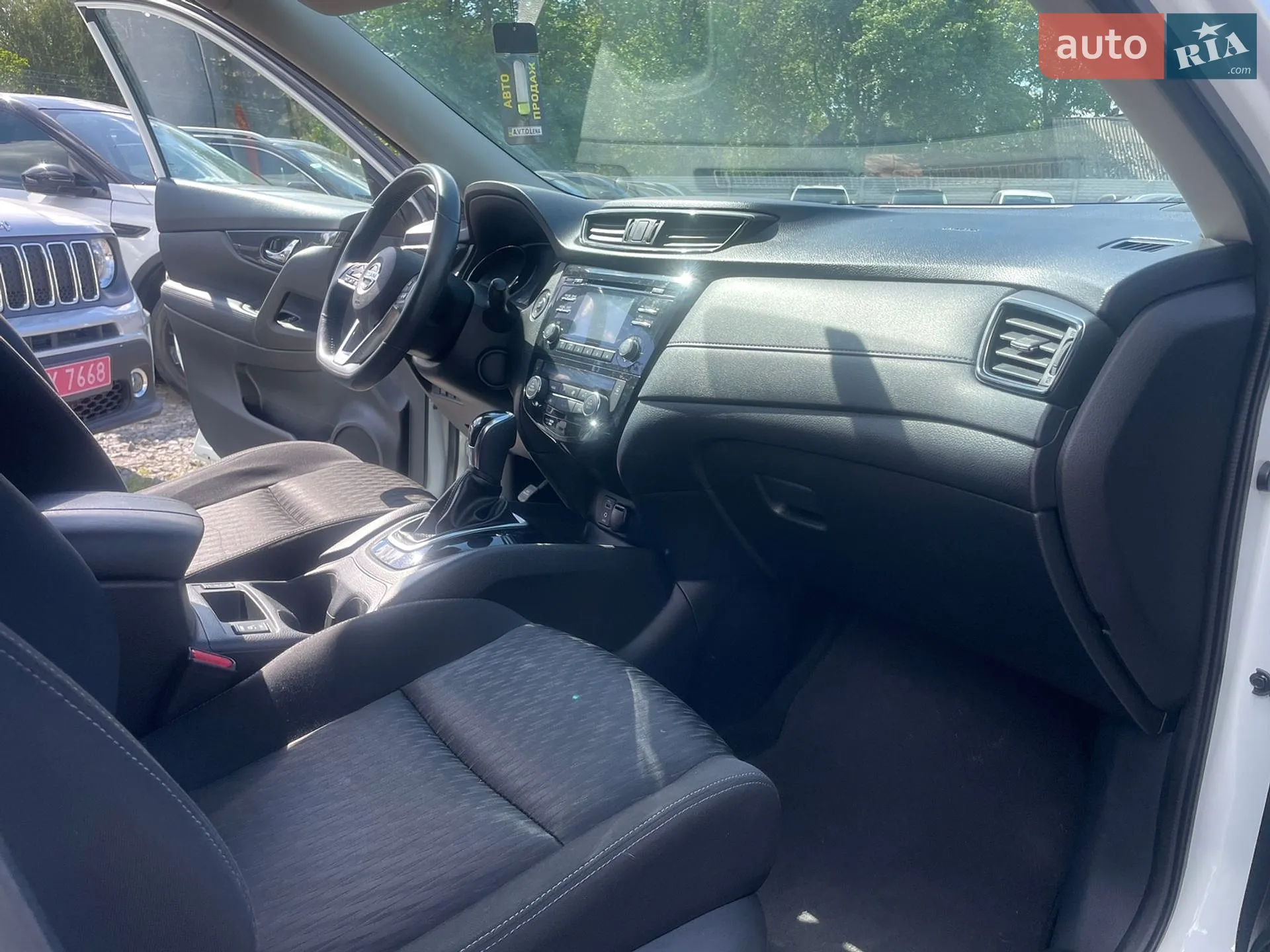 2017 Nissan Rogue - мініатюра 12