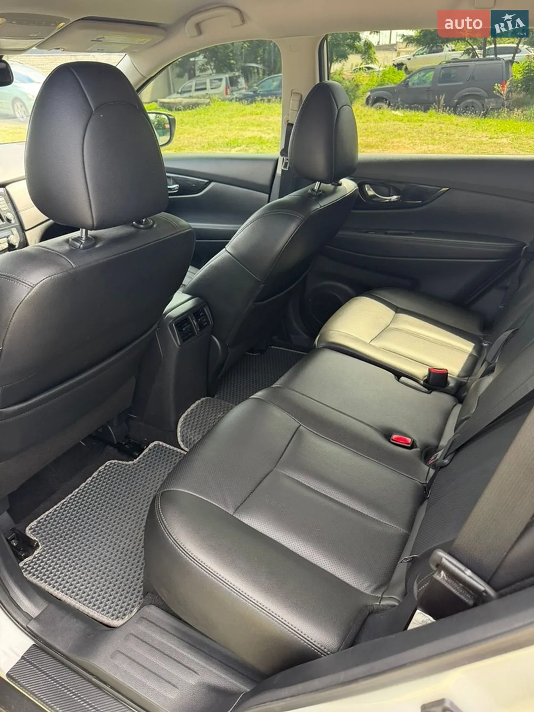 2019 Nissan Rogue - мініатюра 8