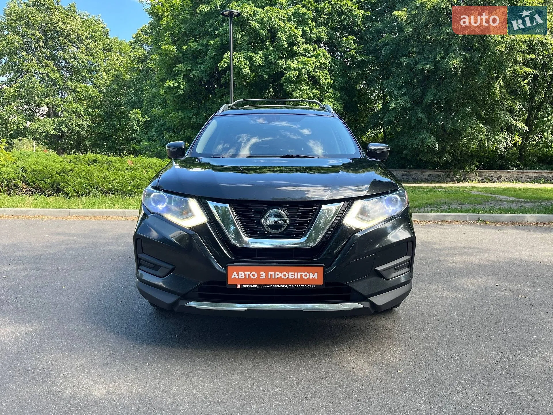 2019 Nissan Rogue - мініатюра 2