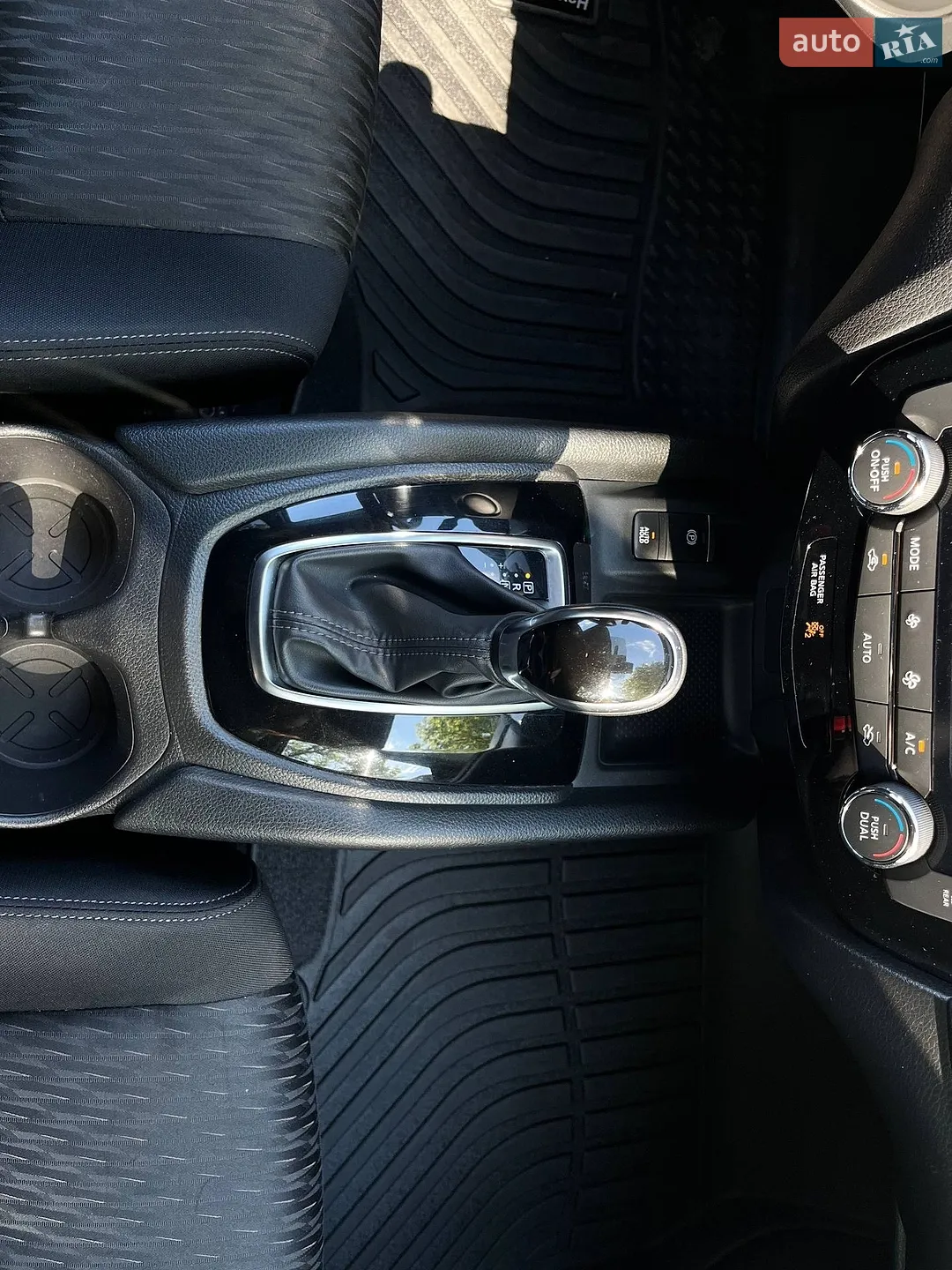 2019 Nissan Rogue - мініатюра 25