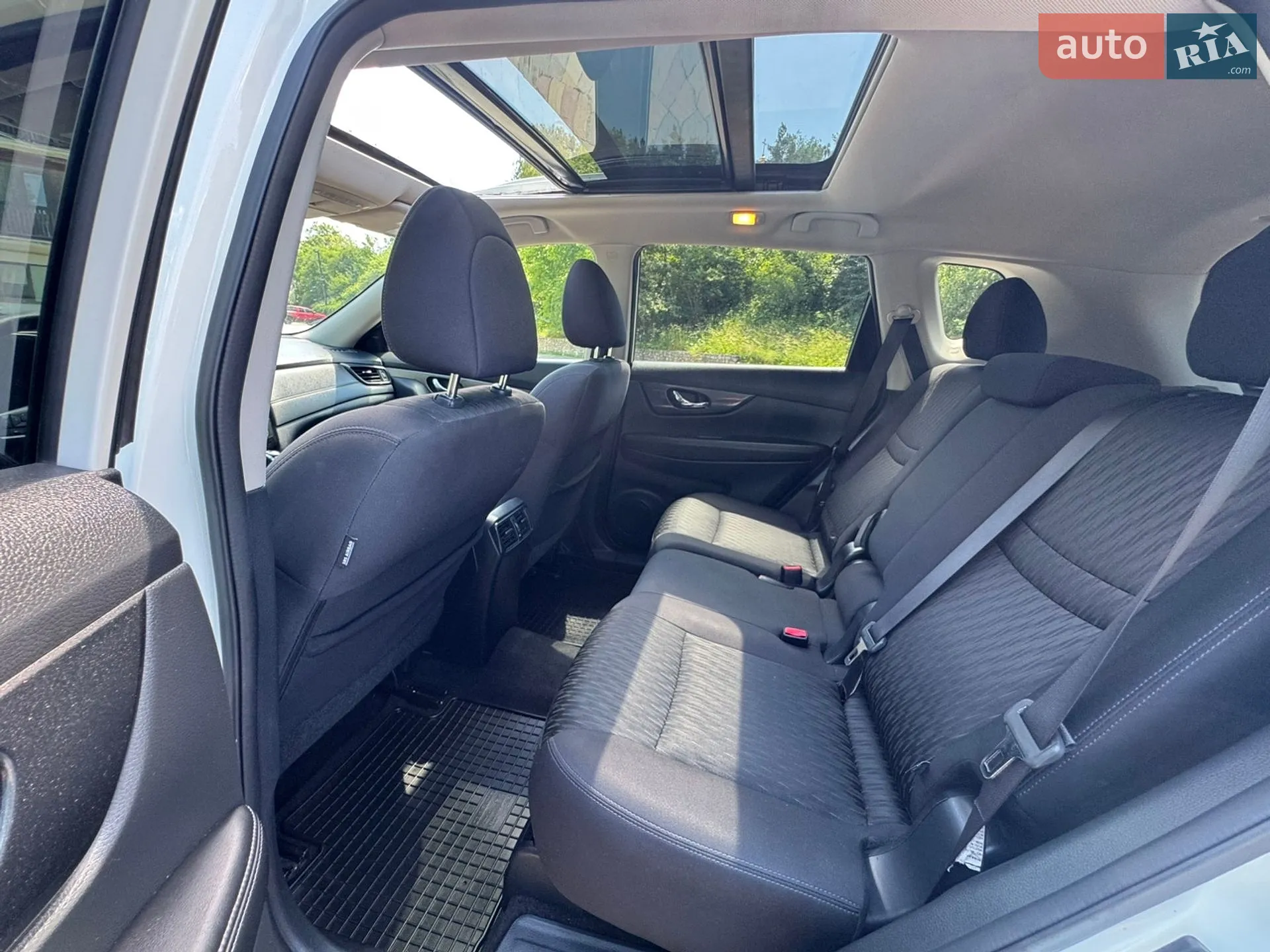 2017 Nissan Rogue - мініатюра 16