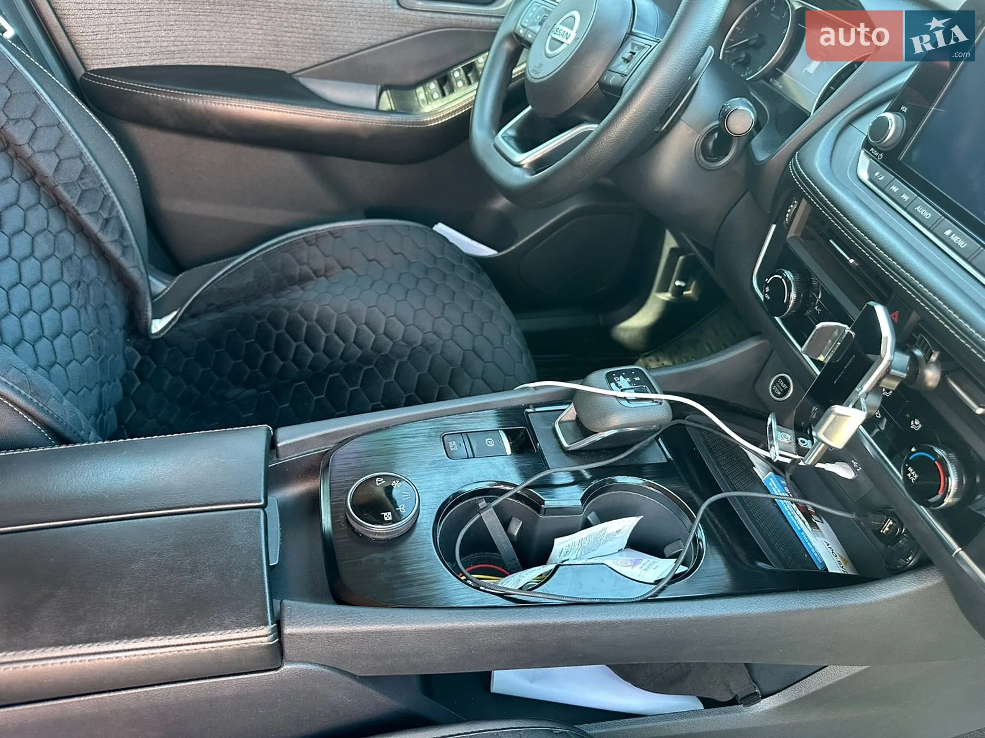 2021 Nissan Rogue - мініатюра 17