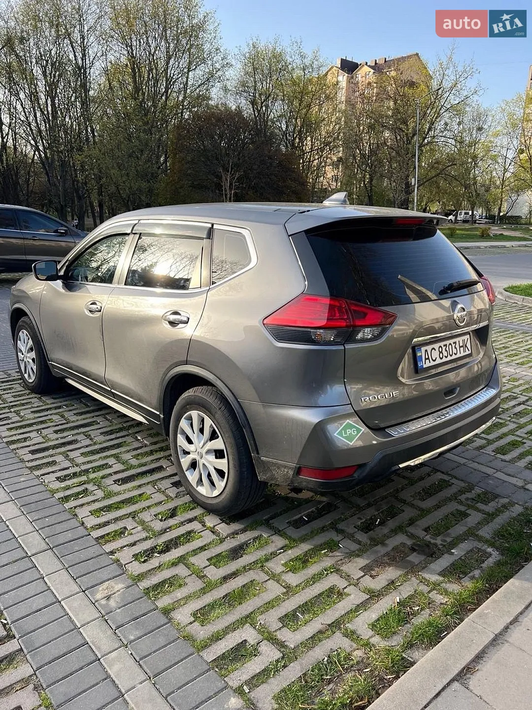 2017 Nissan Rogue - мініатюра 2