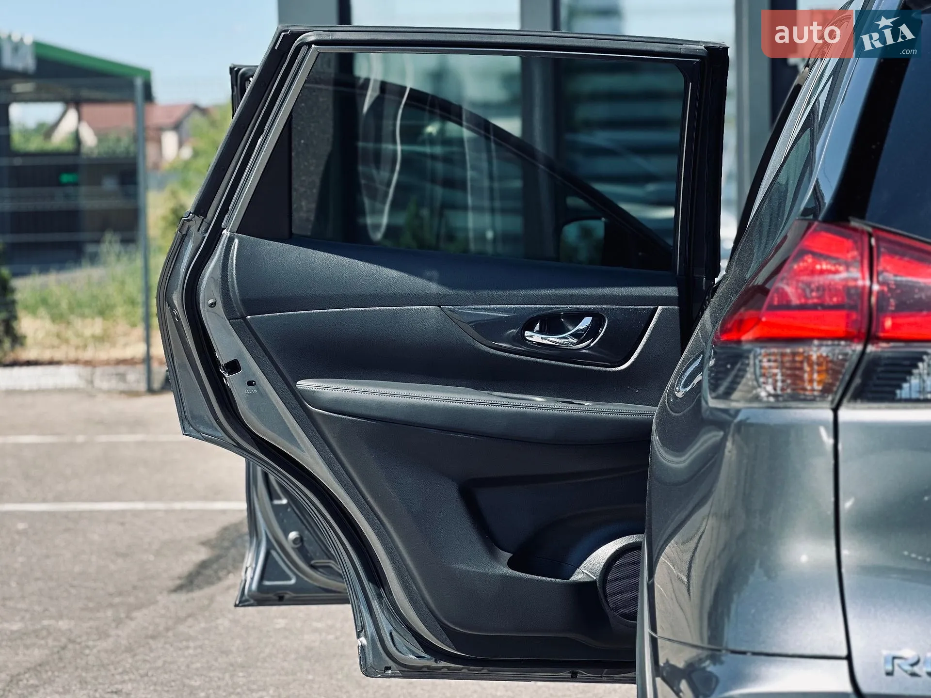 2019 Nissan Rogue - мініатюра 18