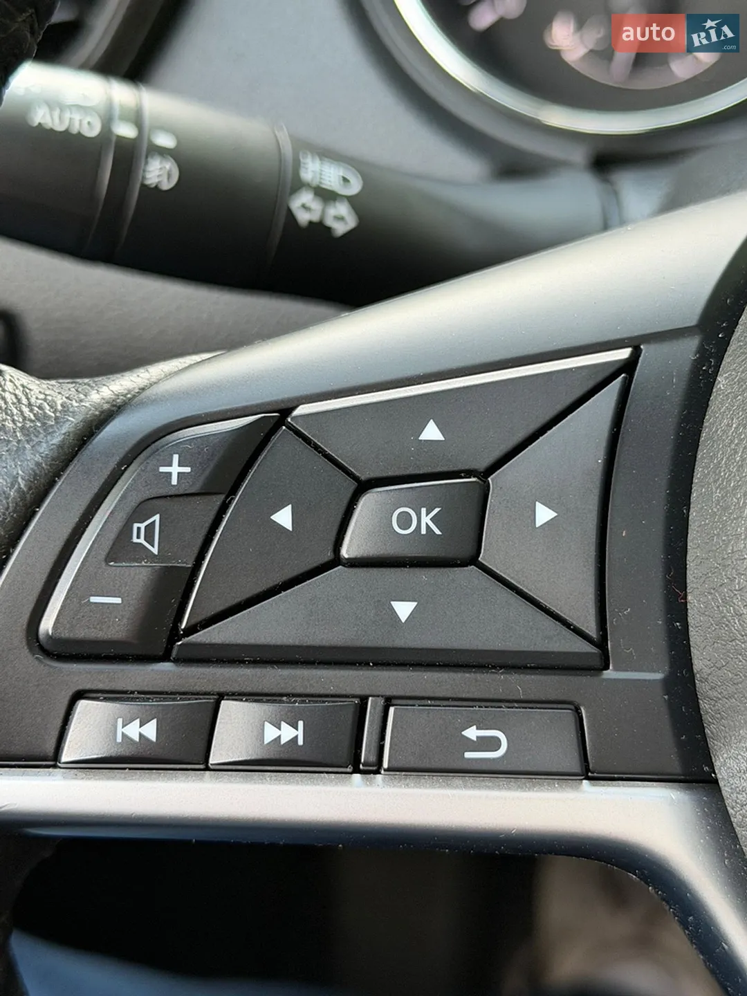 2018 Nissan Rogue - мініатюра 16