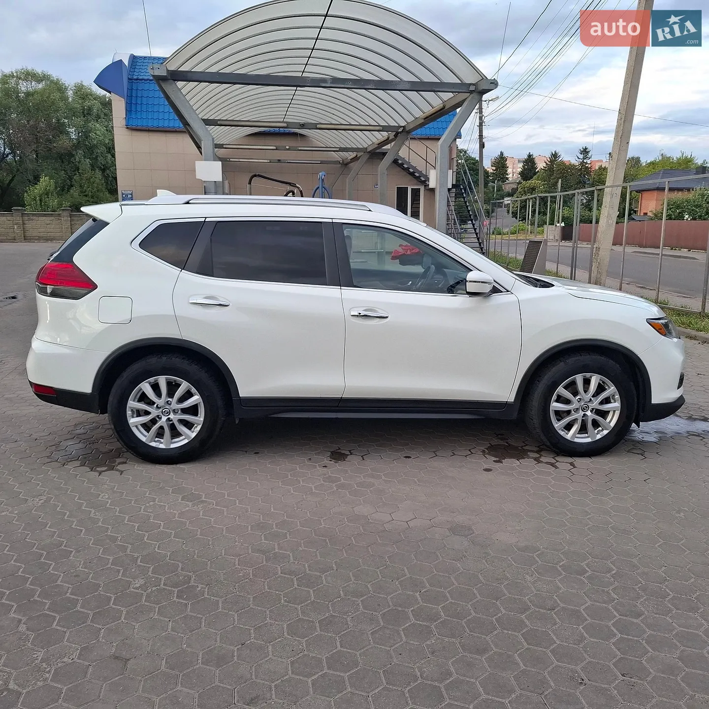 2017 Nissan Rogue - мініатюра 2