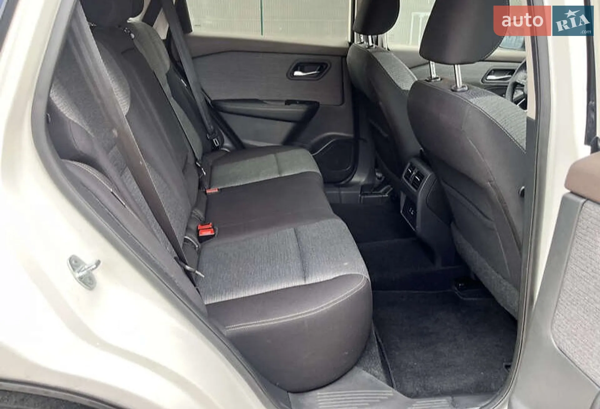 2021 Nissan Rogue - мініатюра 13