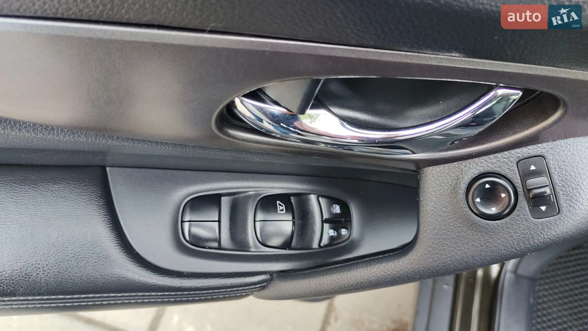 2016 Nissan Rogue - мініатюра 16