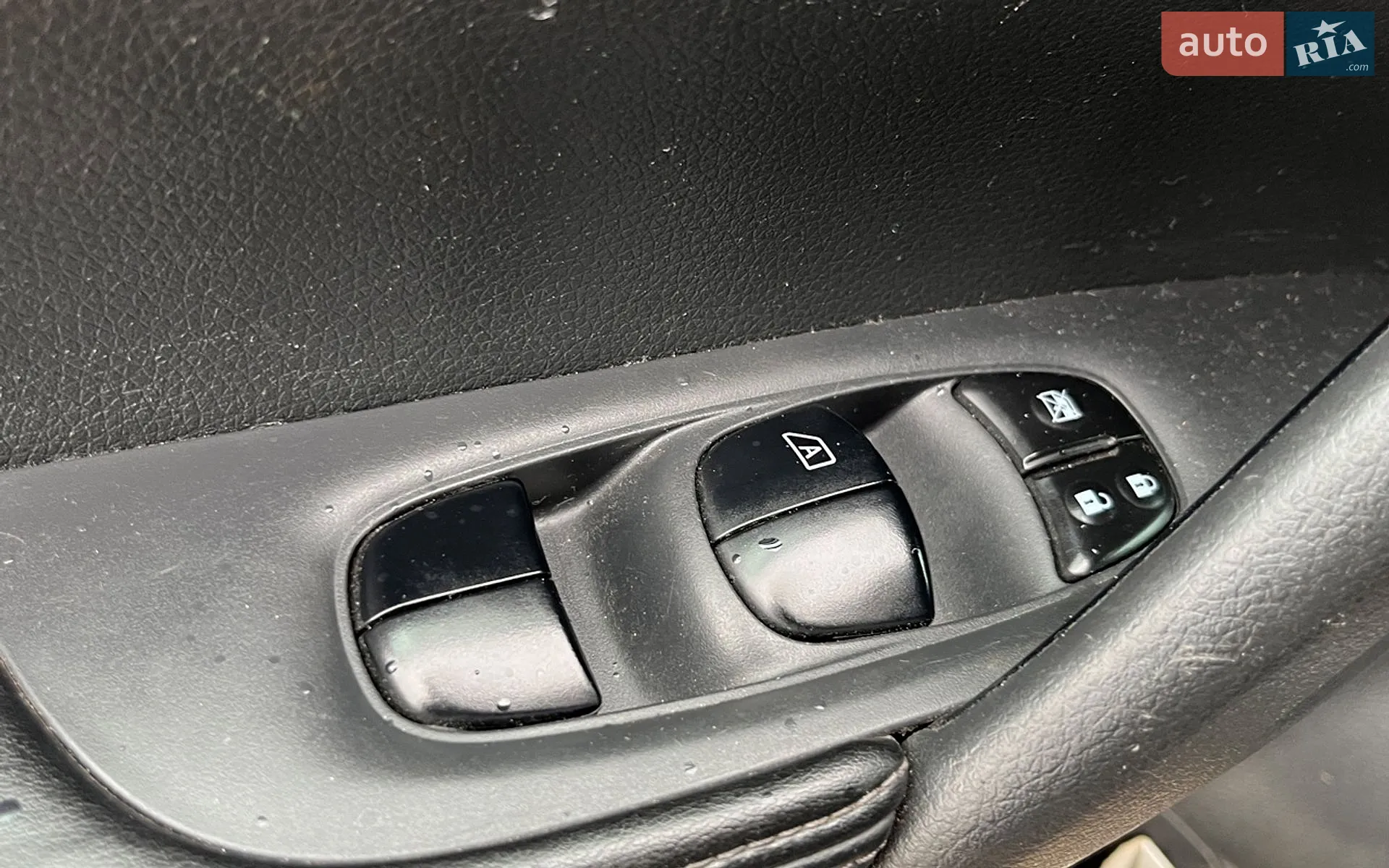 2018 Nissan Rogue - мініатюра 11